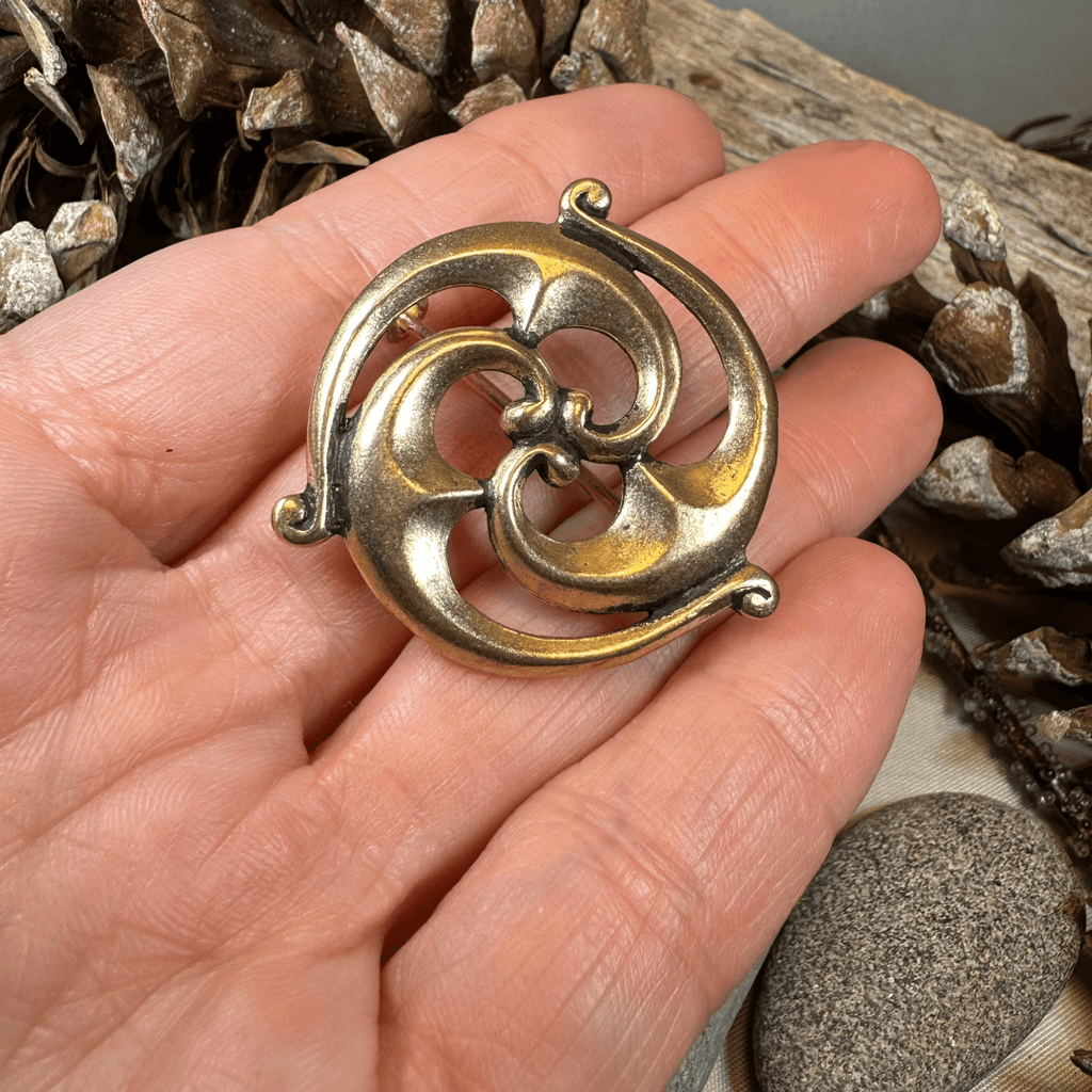 Bronze Gallo-Roman Triquetra Brooch - Bronze Historical Reproduction Pin Brooch La Vie Bien Bronze Gallo-Roman Triquetra Brooch - Bronze Historical Reproduction Pin