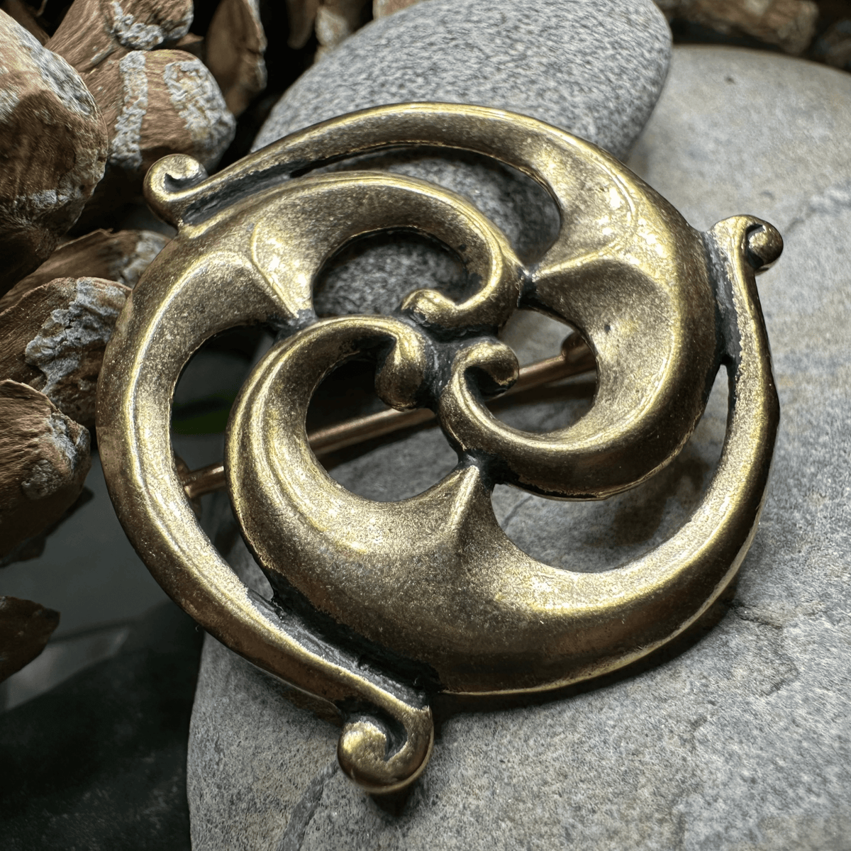 Bronze Gallo-Roman Triquetra Brooch - Bronze Historical Reproduction Pin Brooch La Vie Bien Bronze Gallo-Roman Triquetra Brooch - Bronze Historical Reproduction Pin