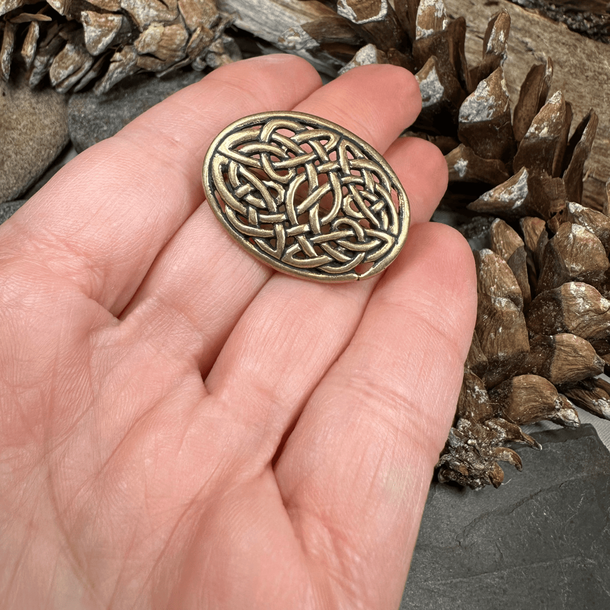Bronze Infinity Celtic Brooch - Bronze Historical Reproduction Pin Brooch La Vie Bien Bronze Infinity Celtic Brooch - Bronze Historical Reproduction Pin