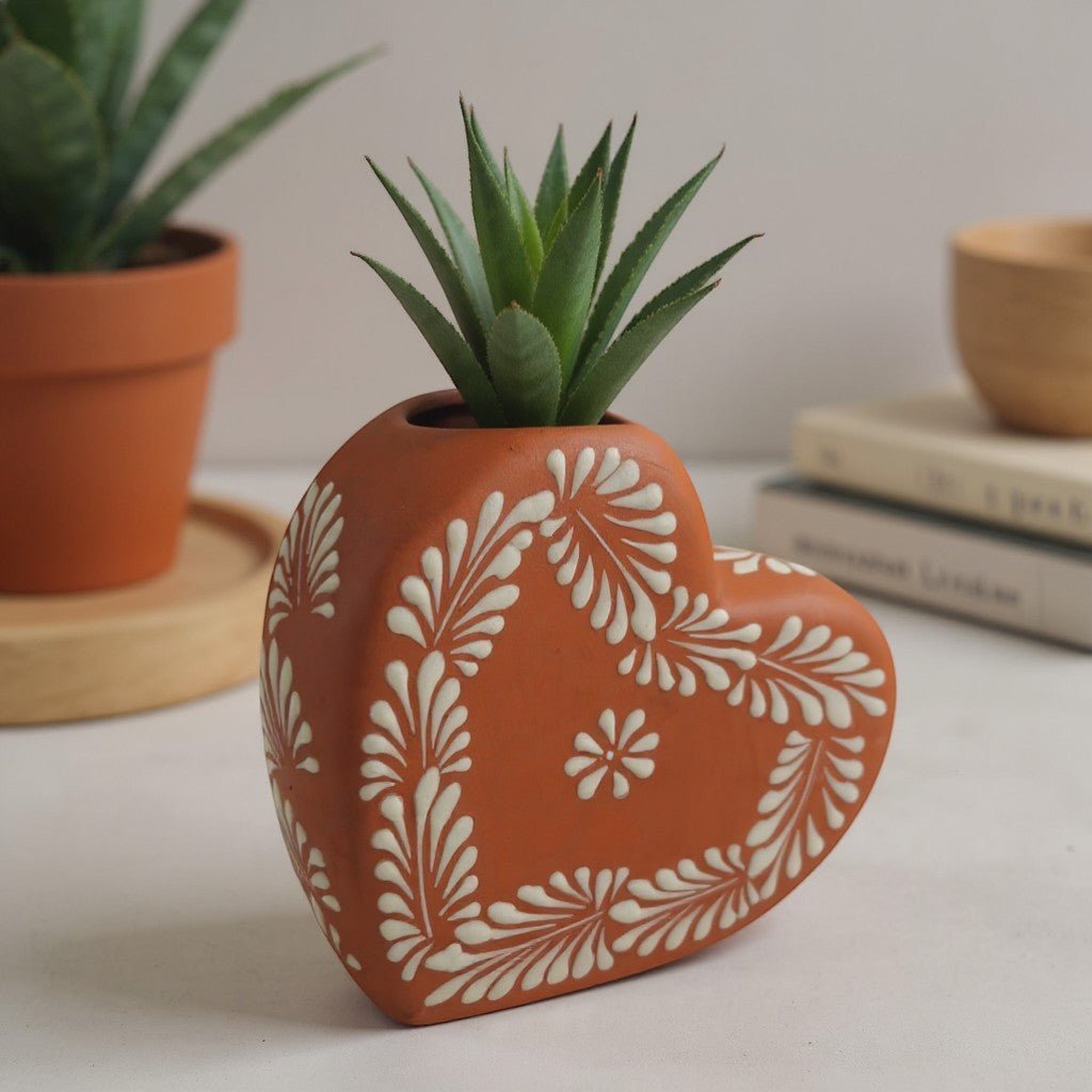 Brown & White Talavera Heart Vase | Hand-Painted Pottery Talavera Planter La Vie Bien Brown & White Talavera Heart Vase | Hand-Painted Pottery