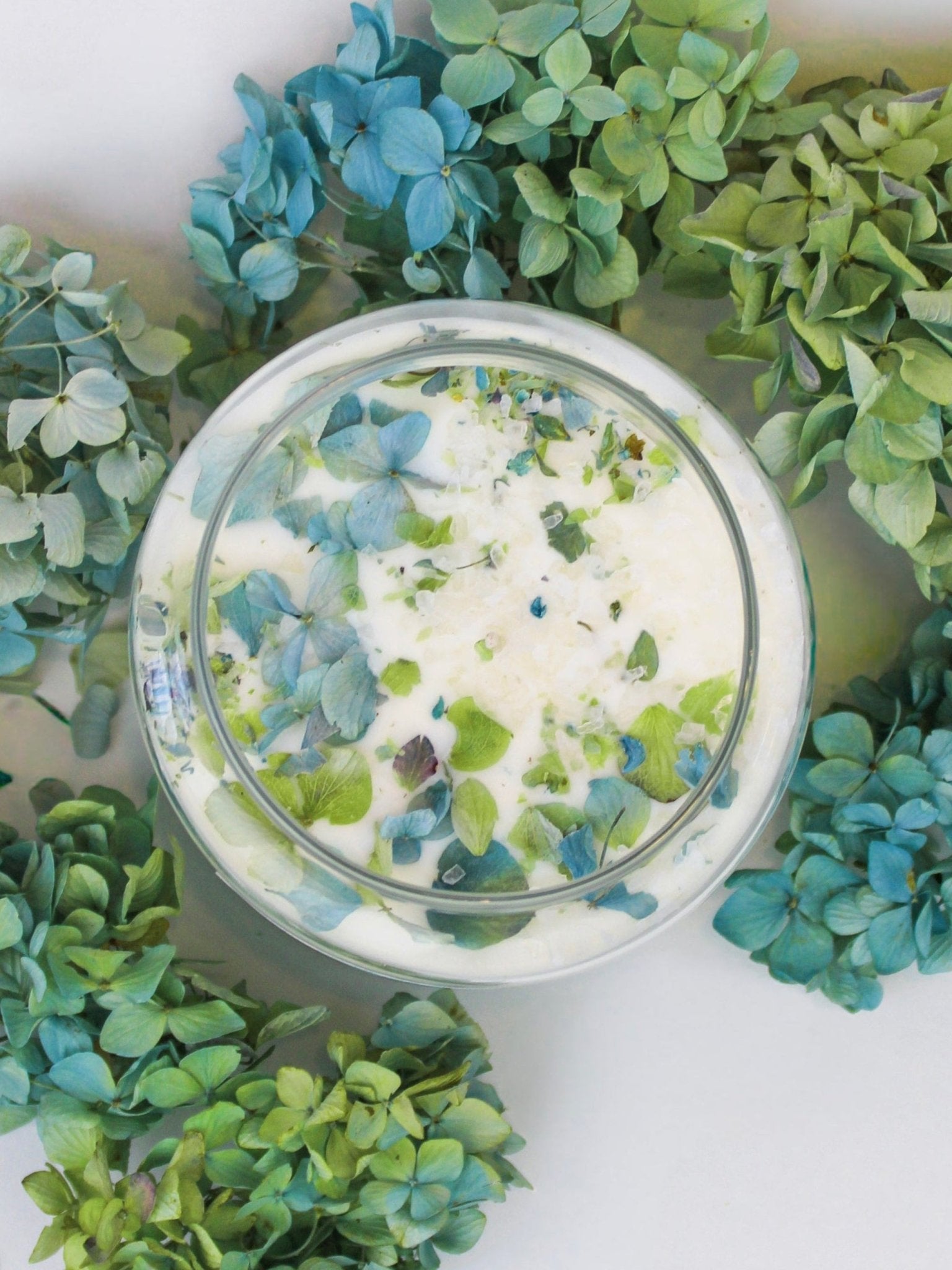 BY THE SEA Hydrangea Sea Salt Candle candle La Vie Bien BY THE SEA Hydrangea Sea Salt Candle