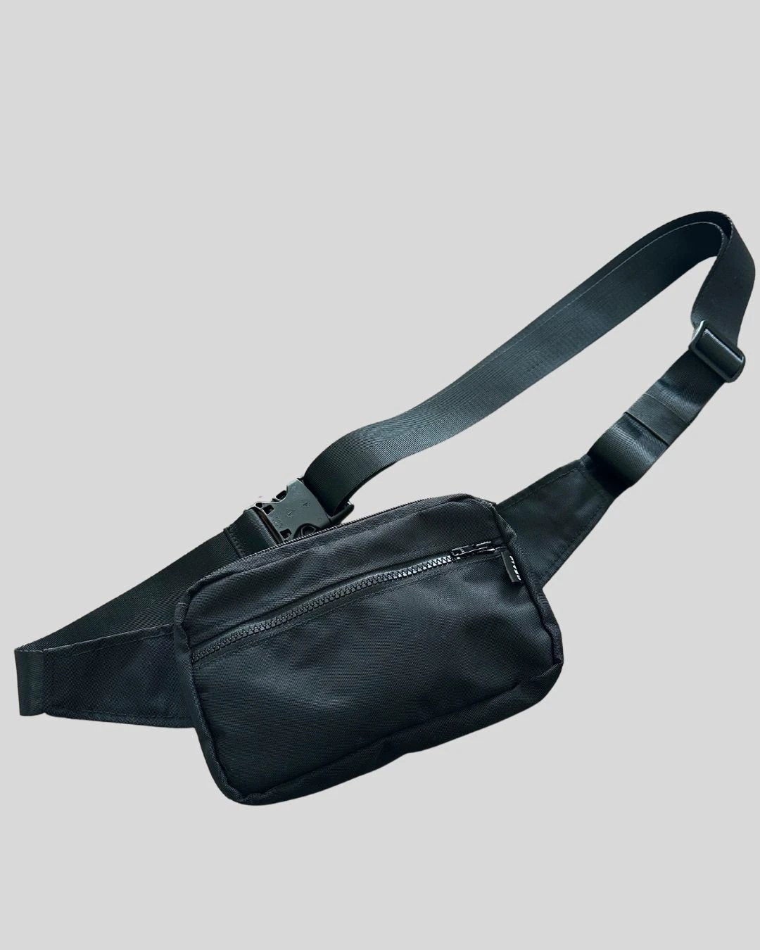 Bye bye, belt bag extenders - Hello, size inclusive belt bag by F.I.T.S.O Plus Size Activewear