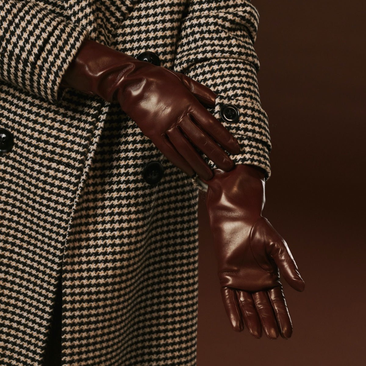 Camilla (brown) - Italian long leather winter gloves with luxurious cashmere lining opera gloves La Vie Bien Camilla (brown) - Italian long leather winter gloves with luxurious cashmere lining