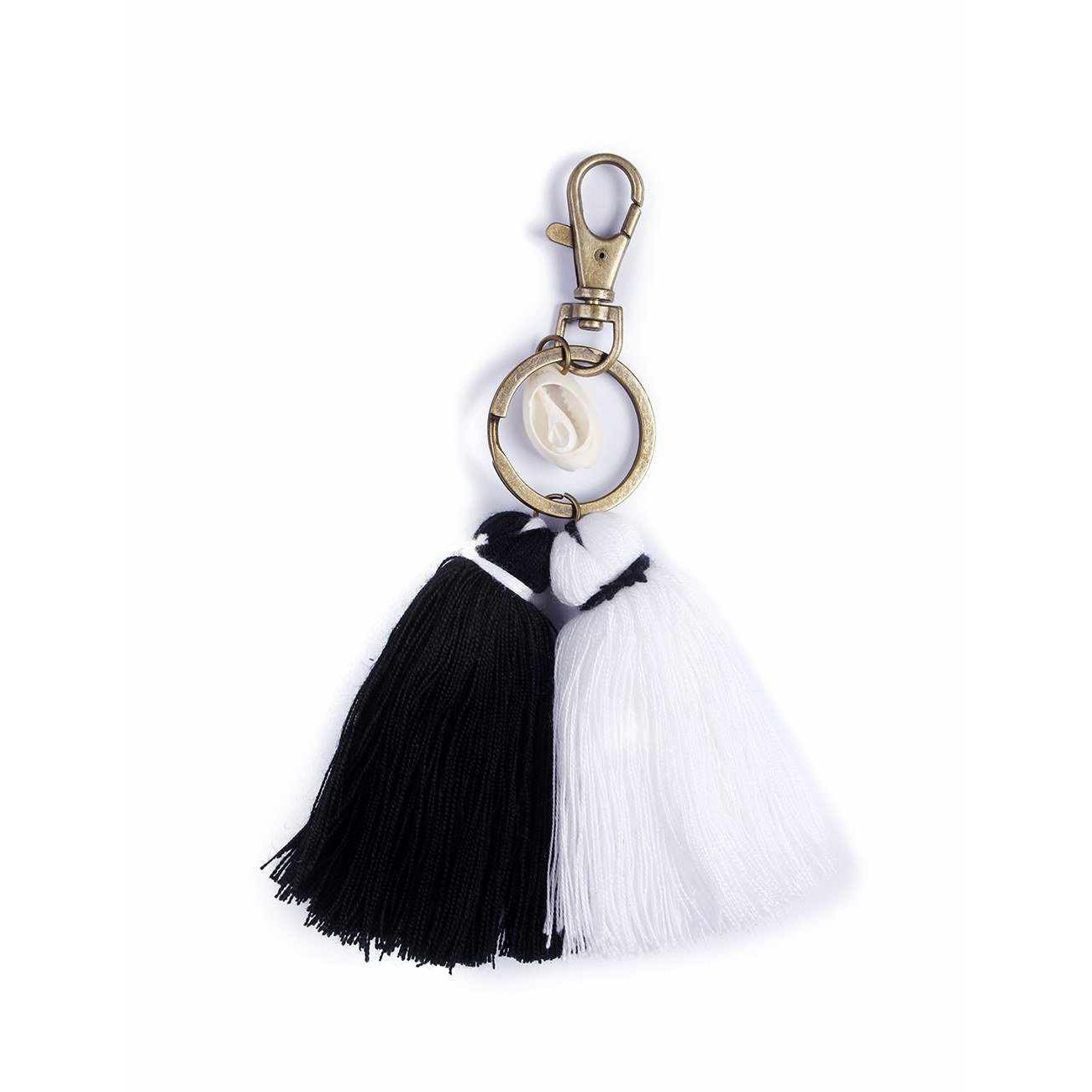 Campana Shell Tassel Zipper Pull | Handmade Keychain from Thailand Zipper Pulls La Vie Bien Campana Shell Tassel Zipper Pull | Handmade Keychain from Thailand