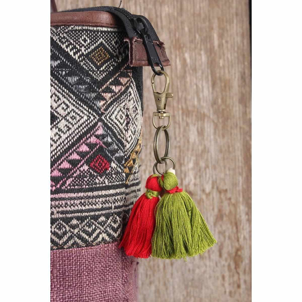 Campana Shell Tassel Zipper Pull | Handmade Keychain from Thailand Zipper Pulls La Vie Bien Campana Shell Tassel Zipper Pull | Handmade Keychain from Thailand