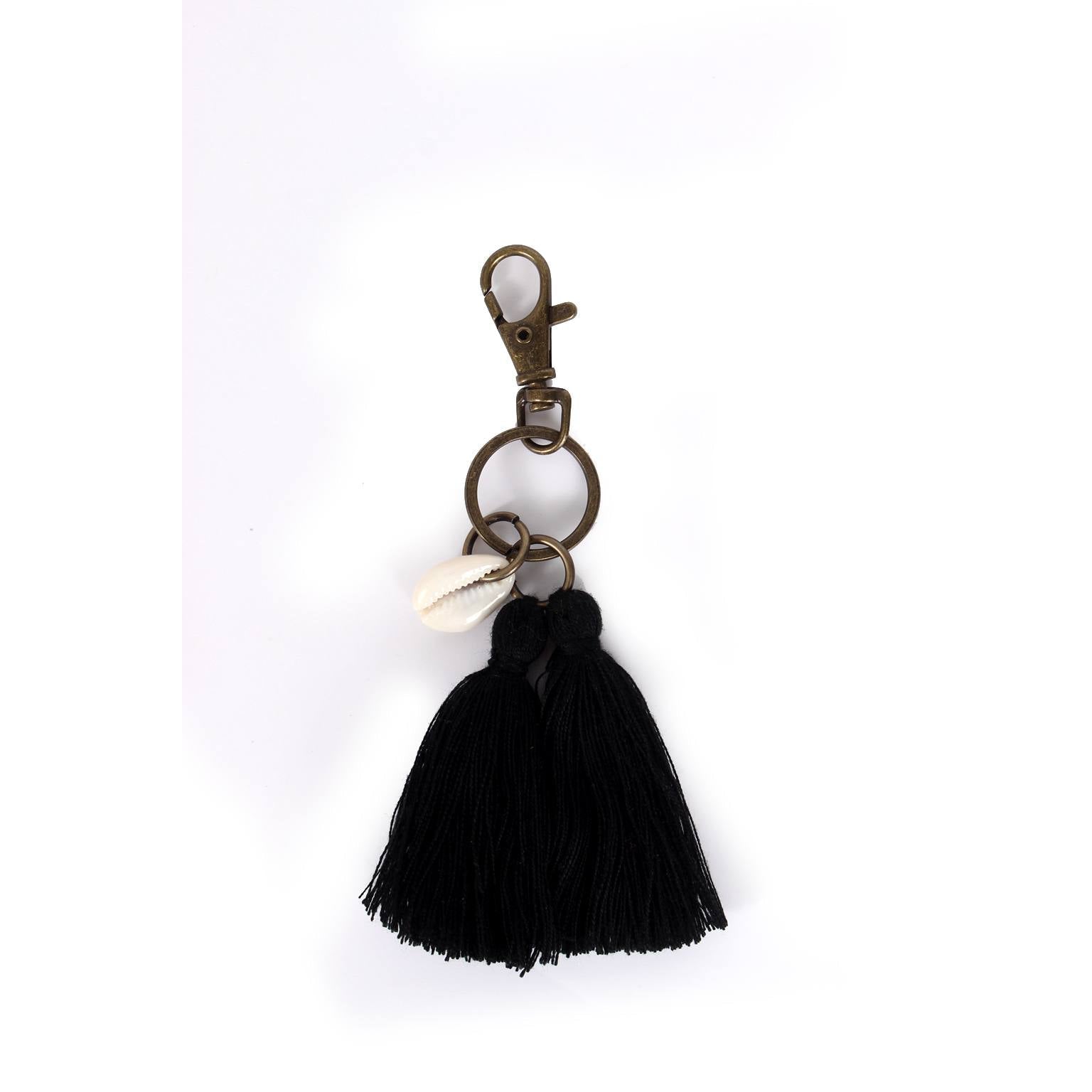 Campana Shell Tassel Zipper Pull | Handmade Keychain from Thailand Zipper Pulls La Vie Bien Campana Shell Tassel Zipper Pull | Handmade Keychain from Thailand