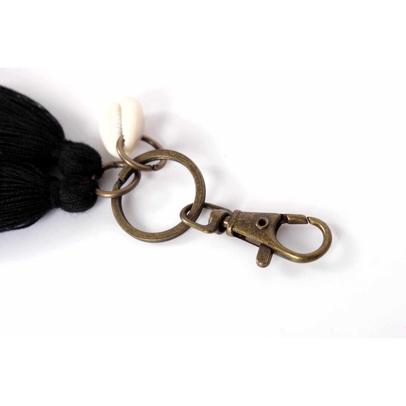 Campana Shell Tassel Zipper Pull | Handmade Keychain from Thailand Zipper Pulls La Vie Bien Campana Shell Tassel Zipper Pull | Handmade Keychain from Thailand