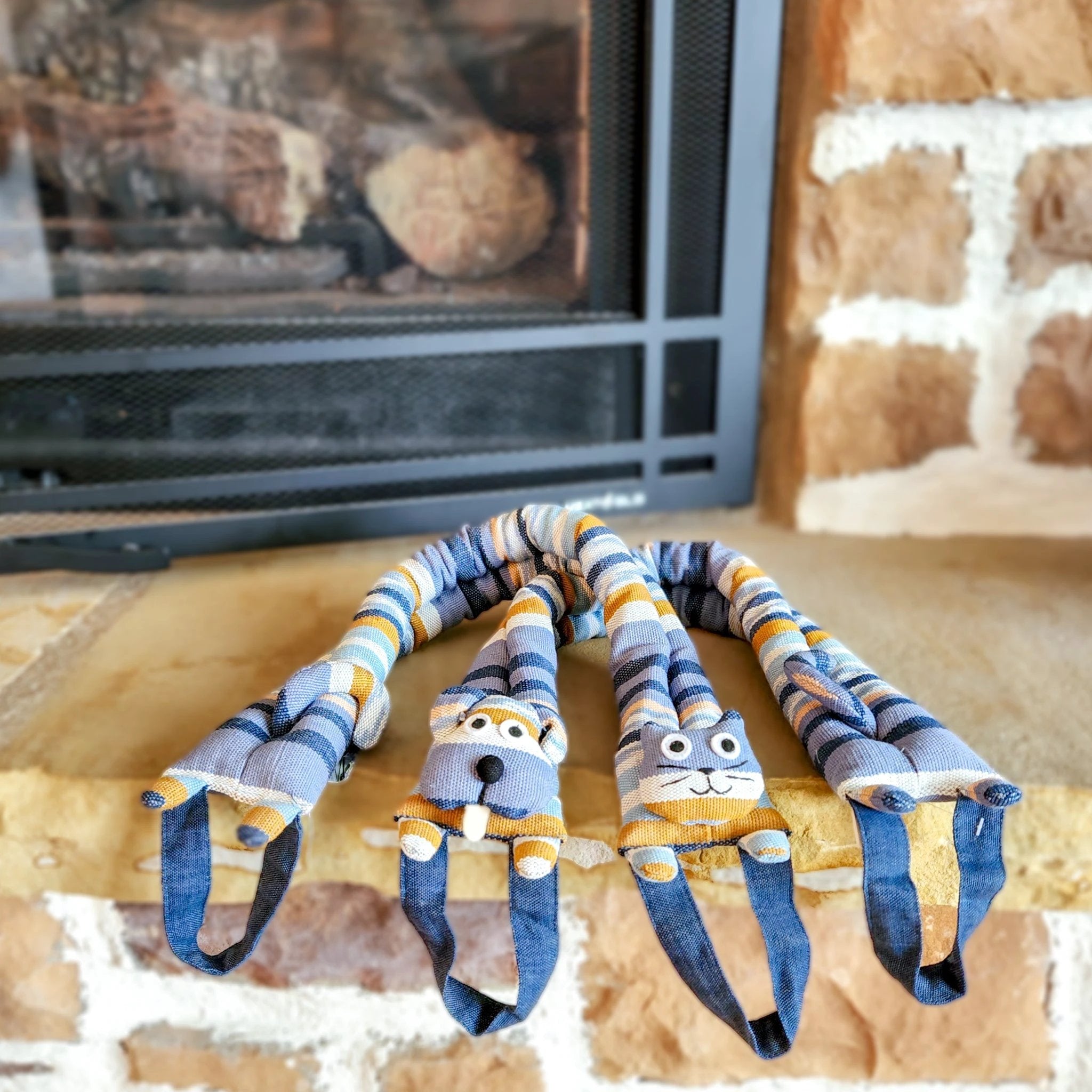 Weighted Cat Neck Wrap by Upavim Crafts