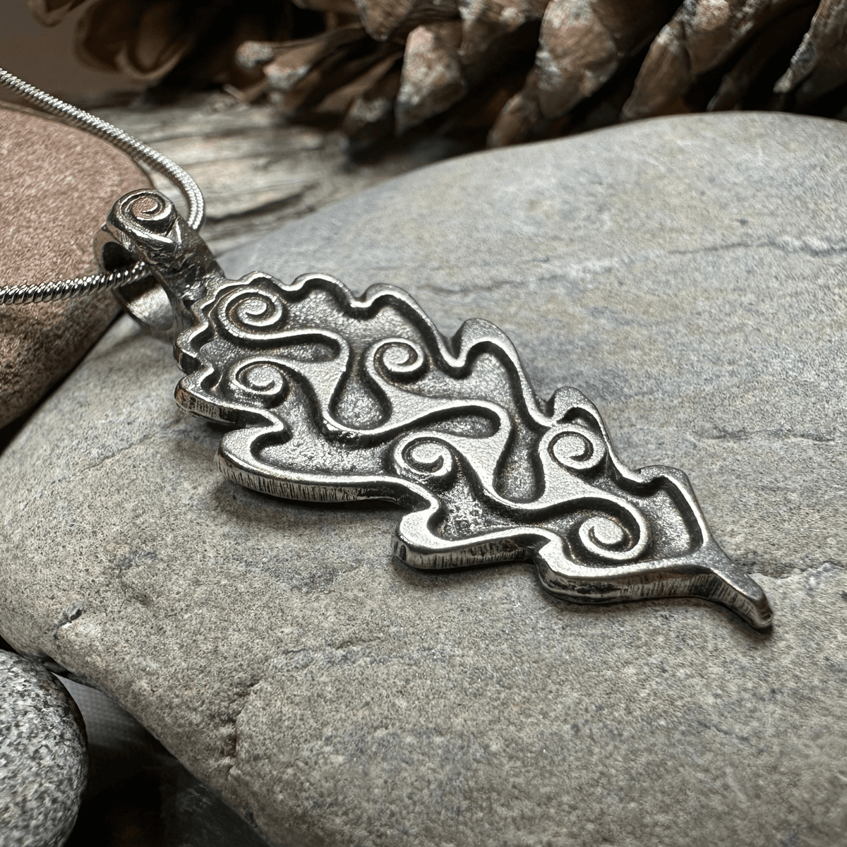 Celtic Oak Leaf Pewter Necklace Pendant La Vie Bien Celtic Oak Leaf Pewter Necklace