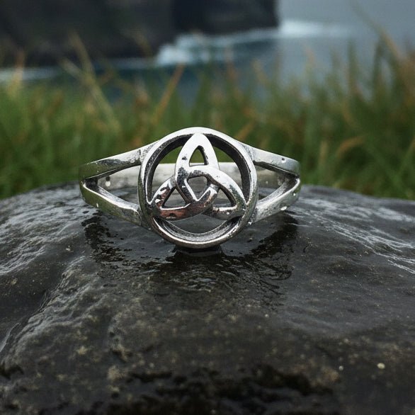 Celtic Trinity Knot Ring Ring La Vie Bien Celtic Trinity Knot Ring