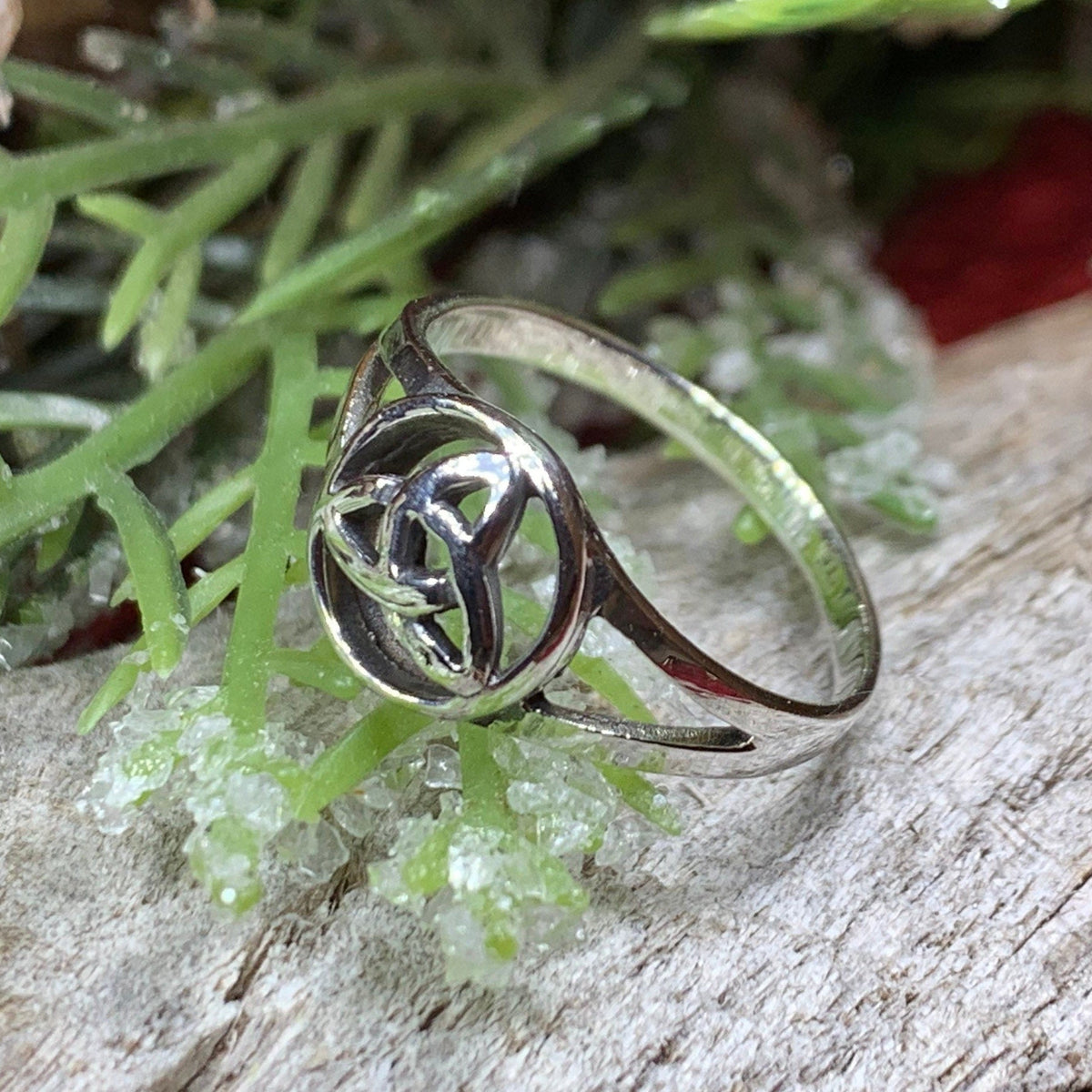 Celtic Trinity Knot Ring Ring La Vie Bien Celtic Trinity Knot Ring