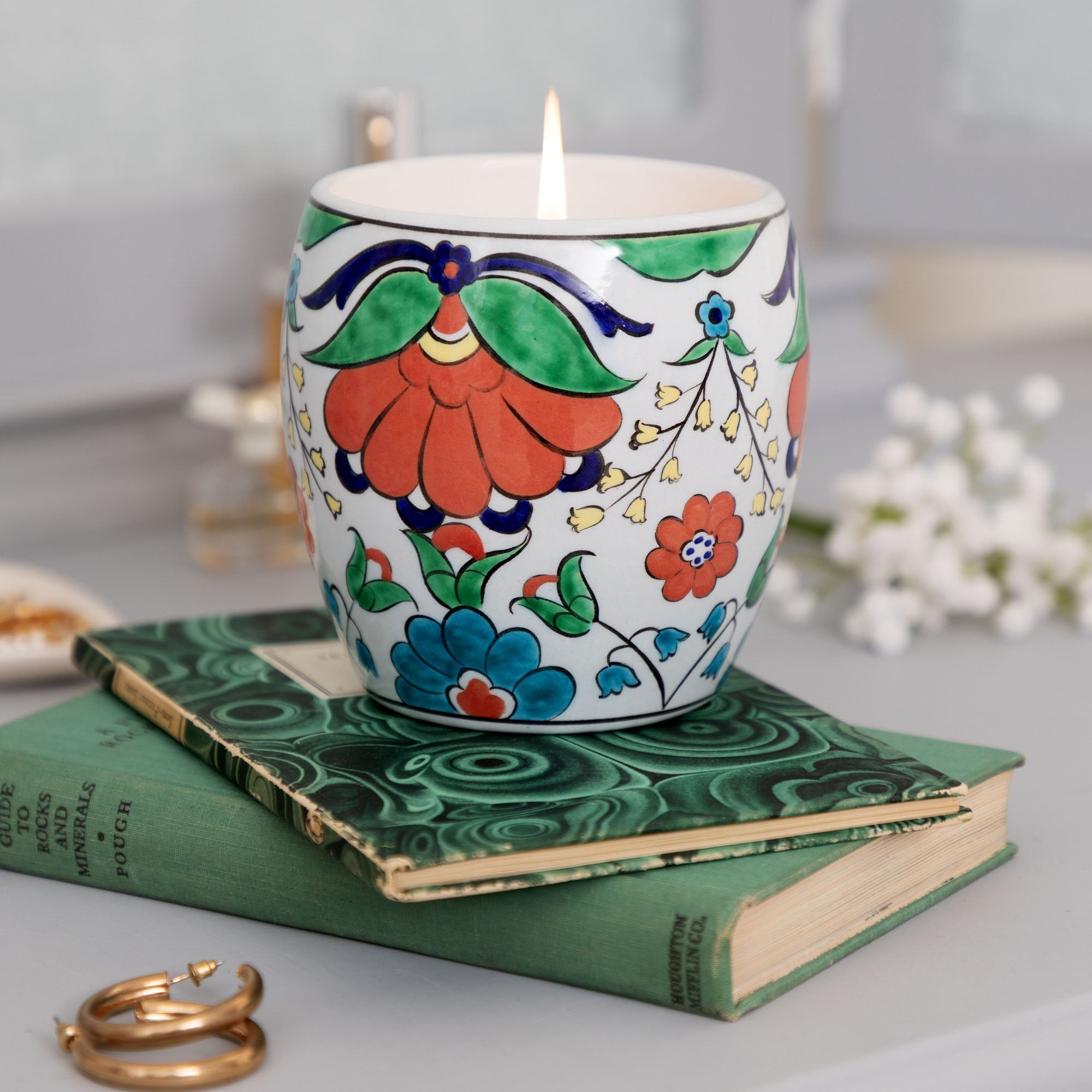 Ceramic Artisan Hand-Poured Candle Decorative Home Accent La Vie Bien Ceramic Artisan Hand-Poured Candle