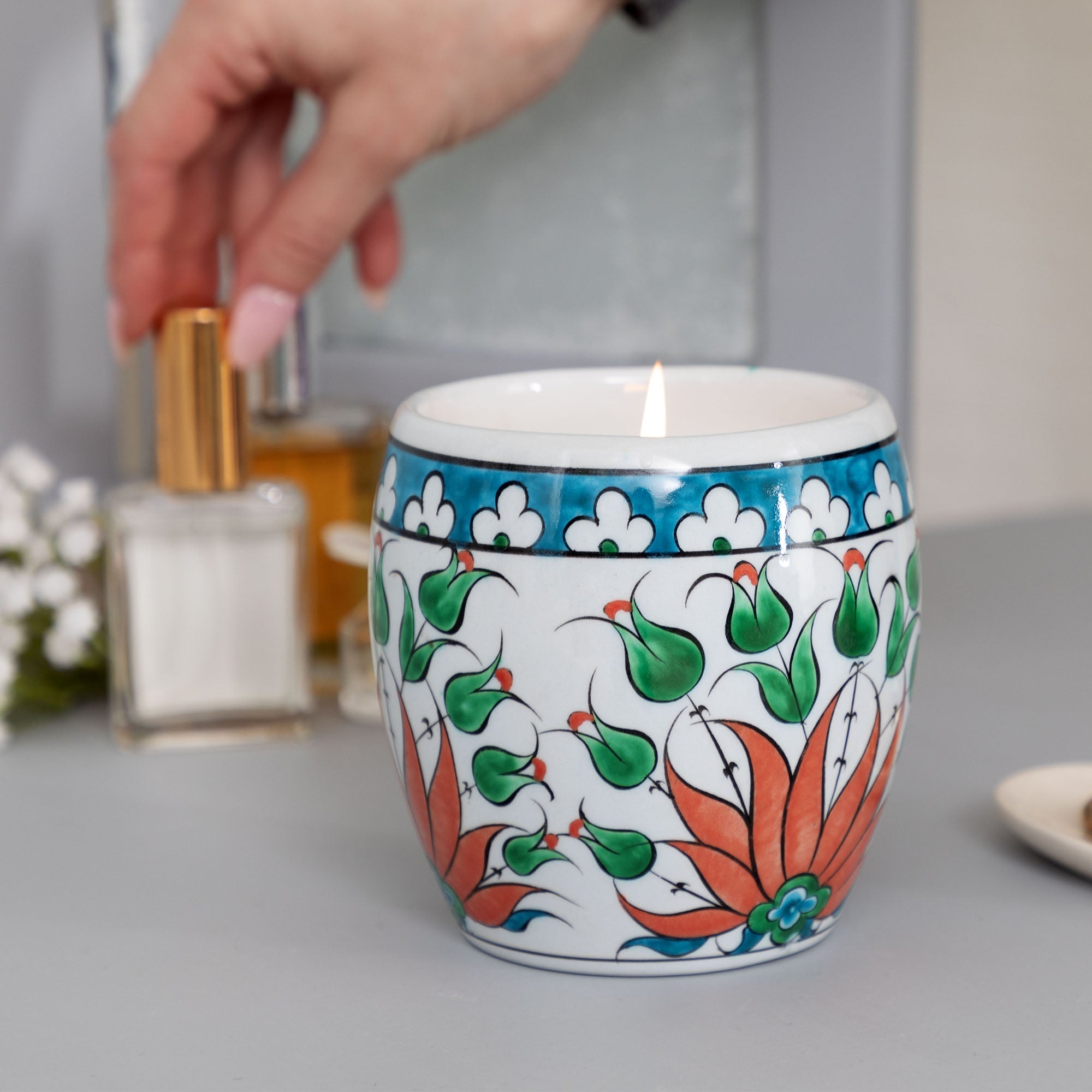 Ceramic Artisan Hand-Poured Candle Decorative Home Accent La Vie Bien Ceramic Artisan Hand-Poured Candle