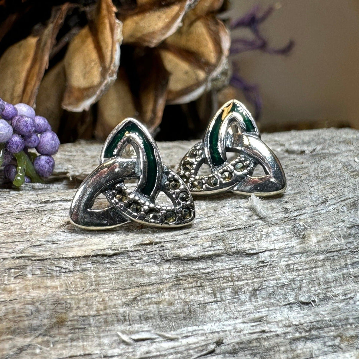Chana Trinity Knot Post Earrings Post Earrings La Vie Bien Chana Trinity Knot Post Earrings