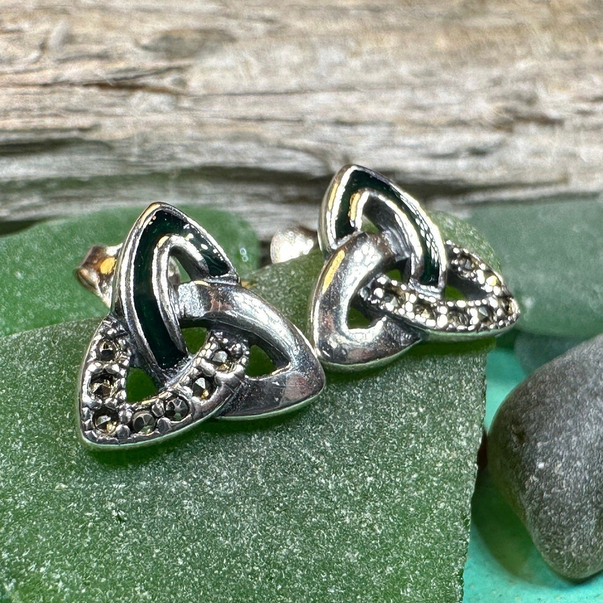 Chana Trinity Knot Post Earrings Post Earrings La Vie Bien Chana Trinity Knot Post Earrings