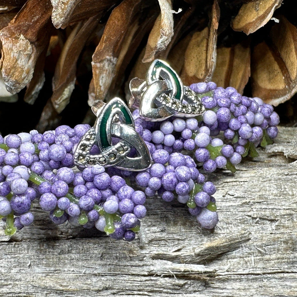 Chana Trinity Knot Post Earrings Post Earrings La Vie Bien Chana Trinity Knot Post Earrings