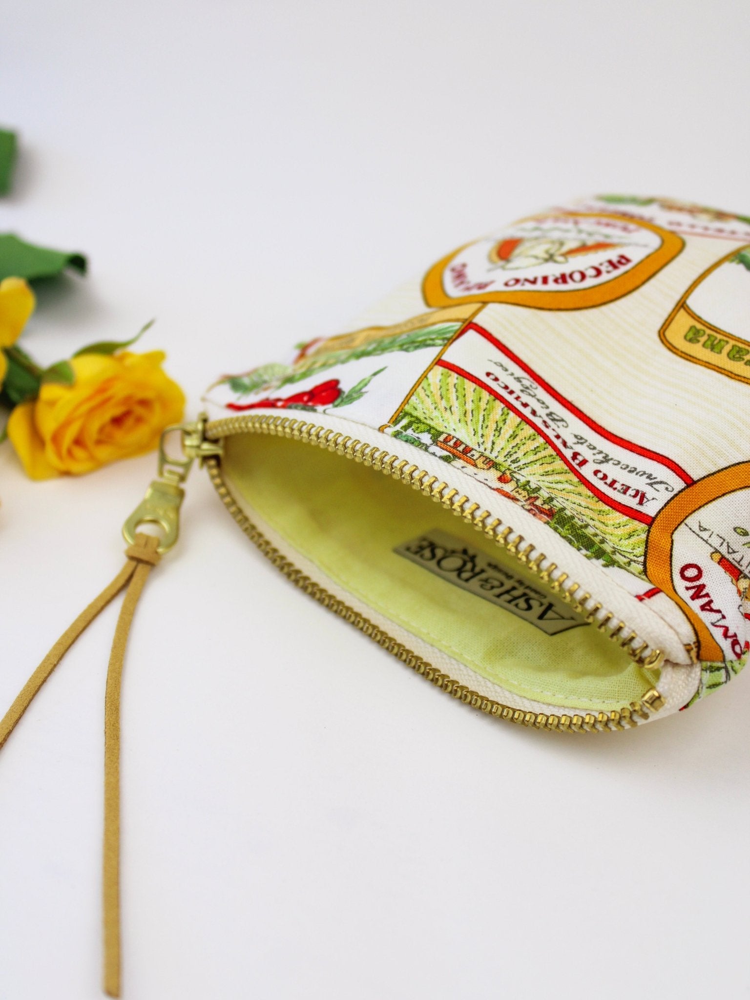 Che Buono Square Zip Pouch coin purse La Vie Bien Che Buono Square Zip Pouch