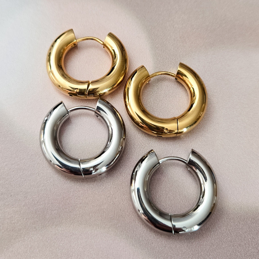 Chunky Huggies Hoop Earrings Earrings La Vie Bien Chunky Huggies Hoop Earrings