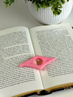 Classic Acrylic Finger Page Holder Ring – One-Hand Reading Accessory Page Holder La Vie Bien Classic Acrylic Finger Page Holder Ring – One-Hand Reading Accessory