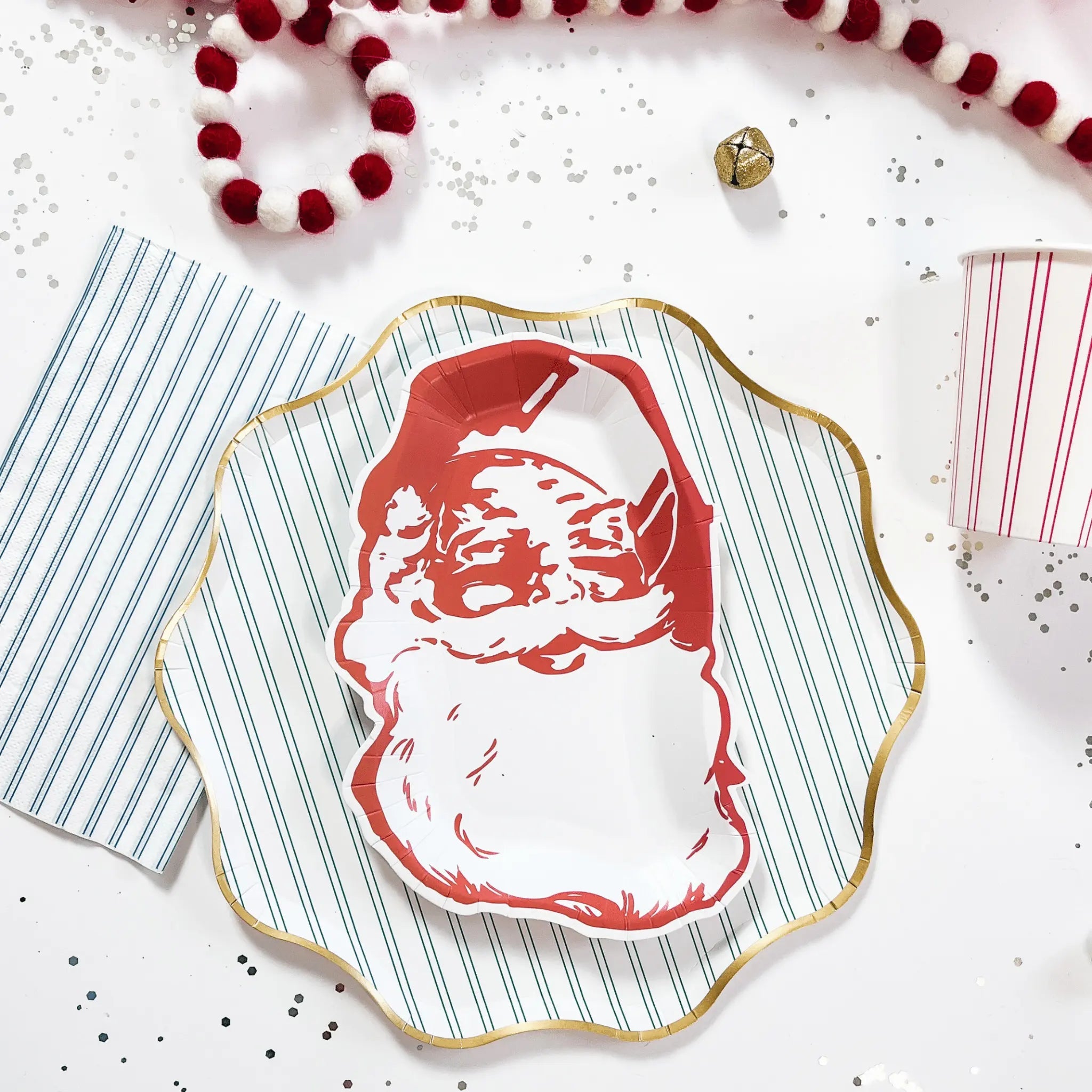 Classic Retro Santa Christmas Paper Plate