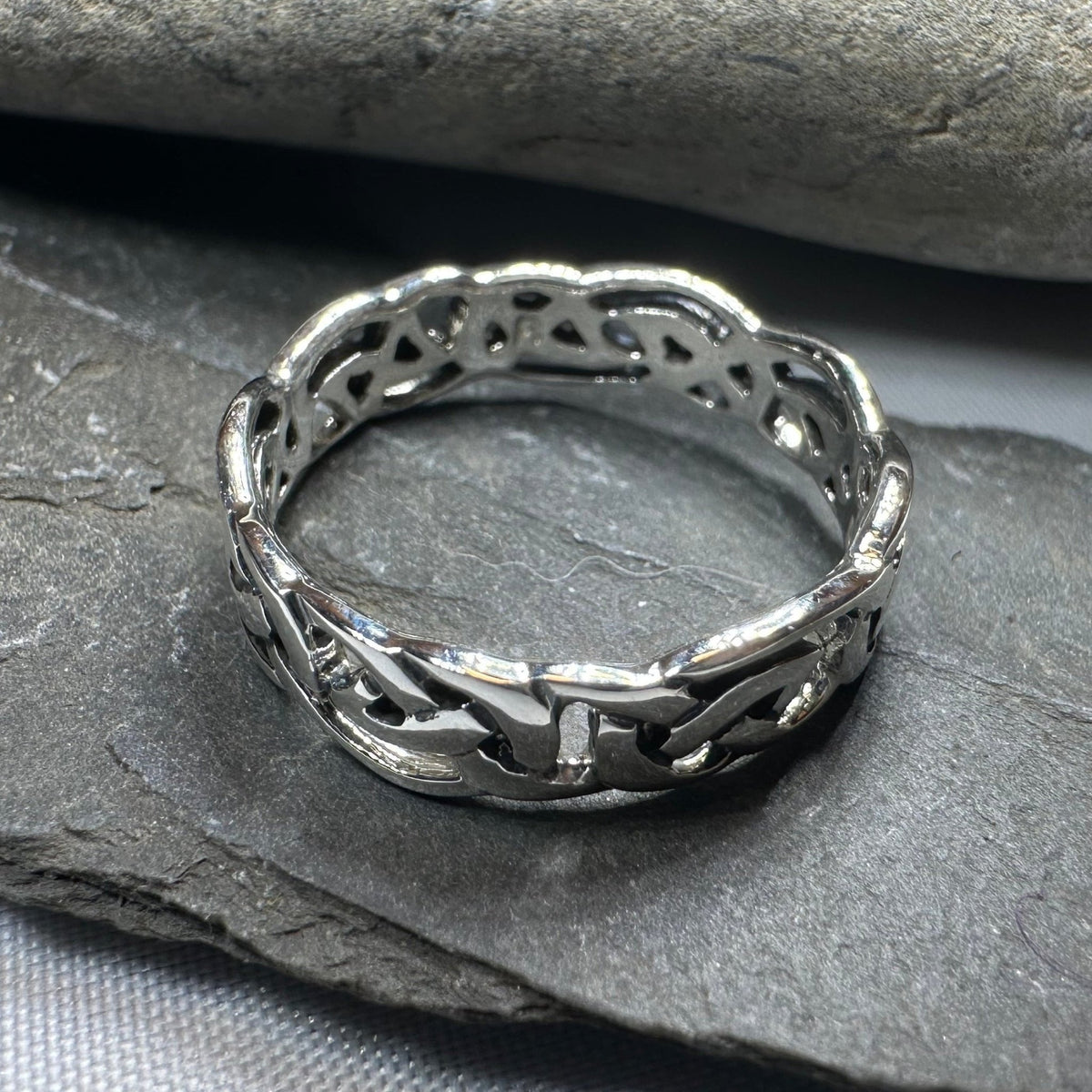 Classic Simplicity Celtic Knot Ring Ring La Vie Bien Classic Simplicity Celtic Knot Ring