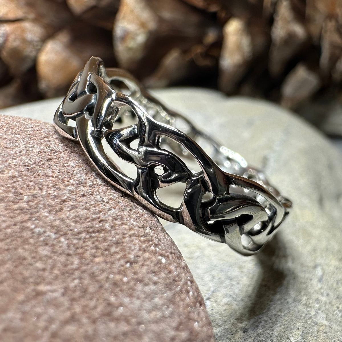 Classic Simplicity Celtic Knot Ring Ring La Vie Bien Classic Simplicity Celtic Knot Ring