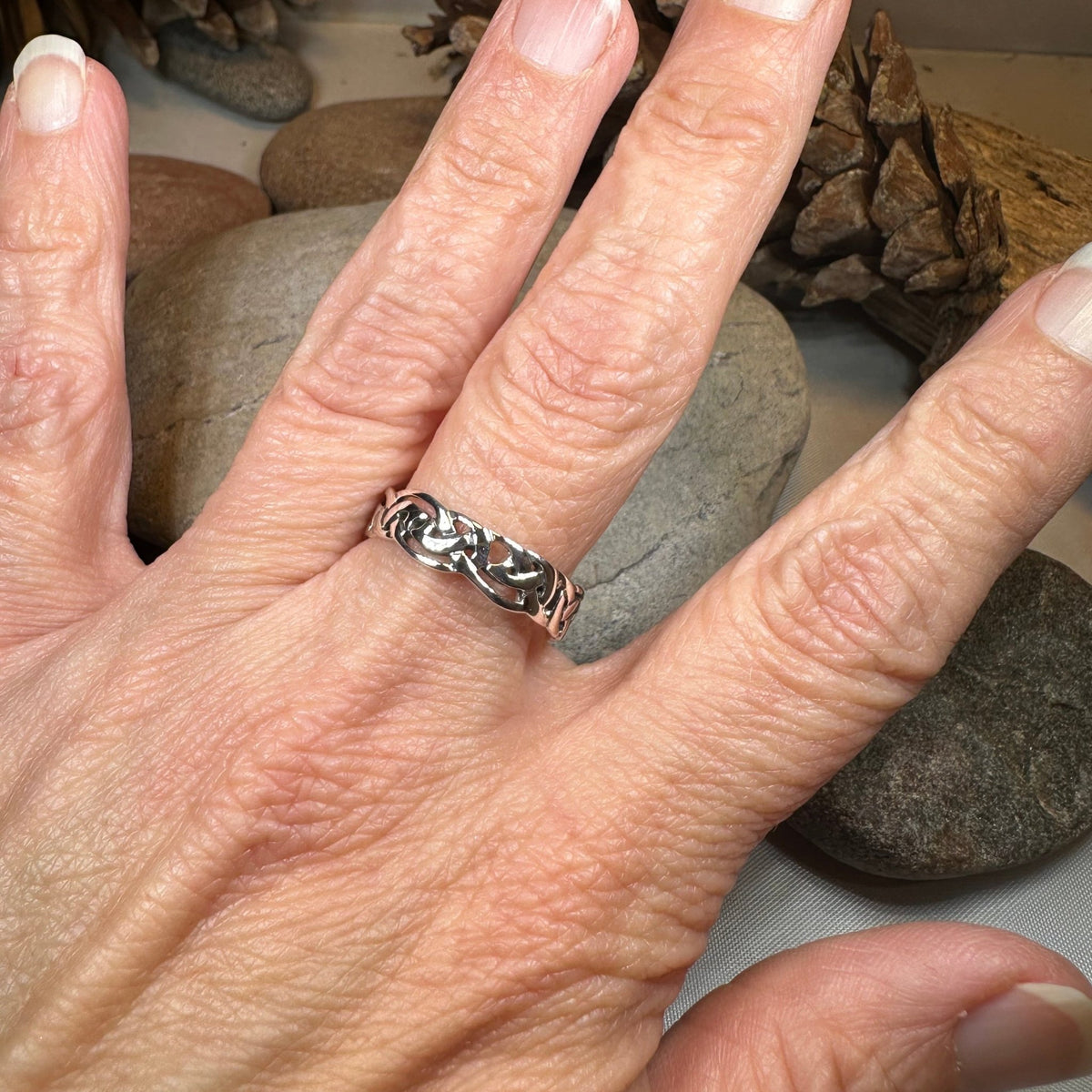 Classic Simplicity Celtic Knot Ring Ring La Vie Bien Classic Simplicity Celtic Knot Ring