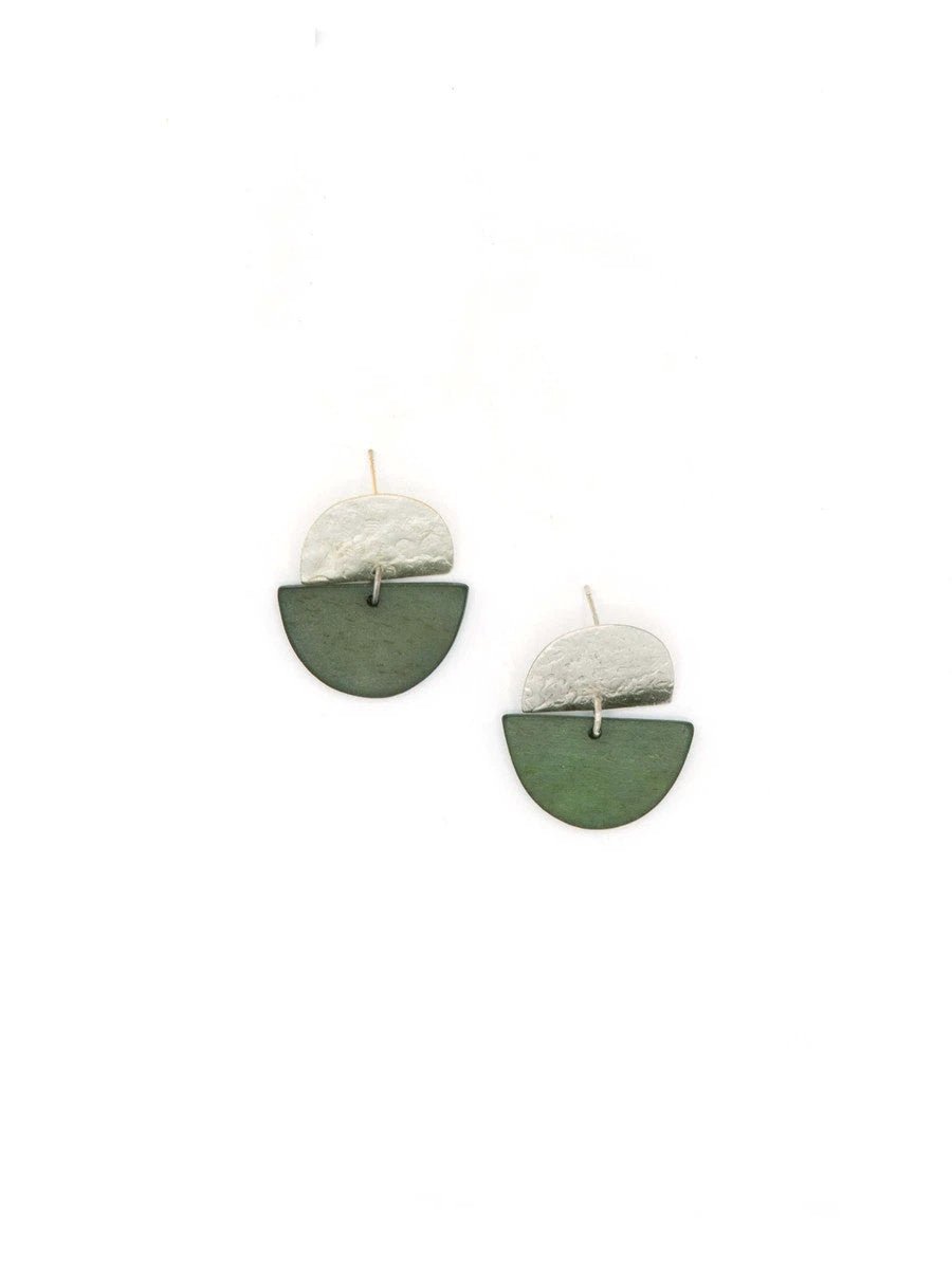 Clear Horizon Studs