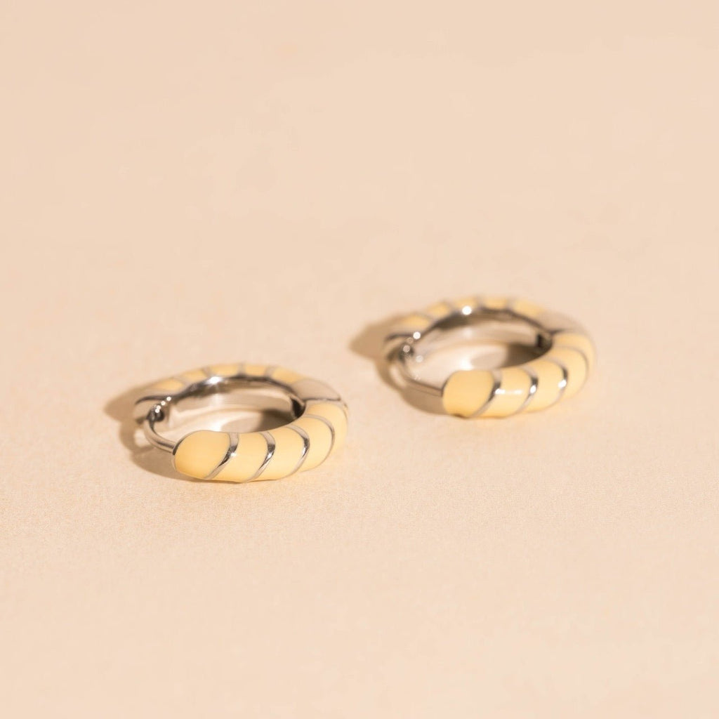 Color Chunky Rounded Huggie Hoop Earrings Earrings La Vie Bien Color Chunky Rounded Huggie Hoop Earrings