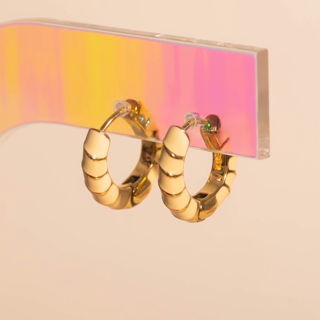 Color Chunky Rounded Huggie Hoop Earrings Earrings La Vie Bien Color Chunky Rounded Huggie Hoop Earrings