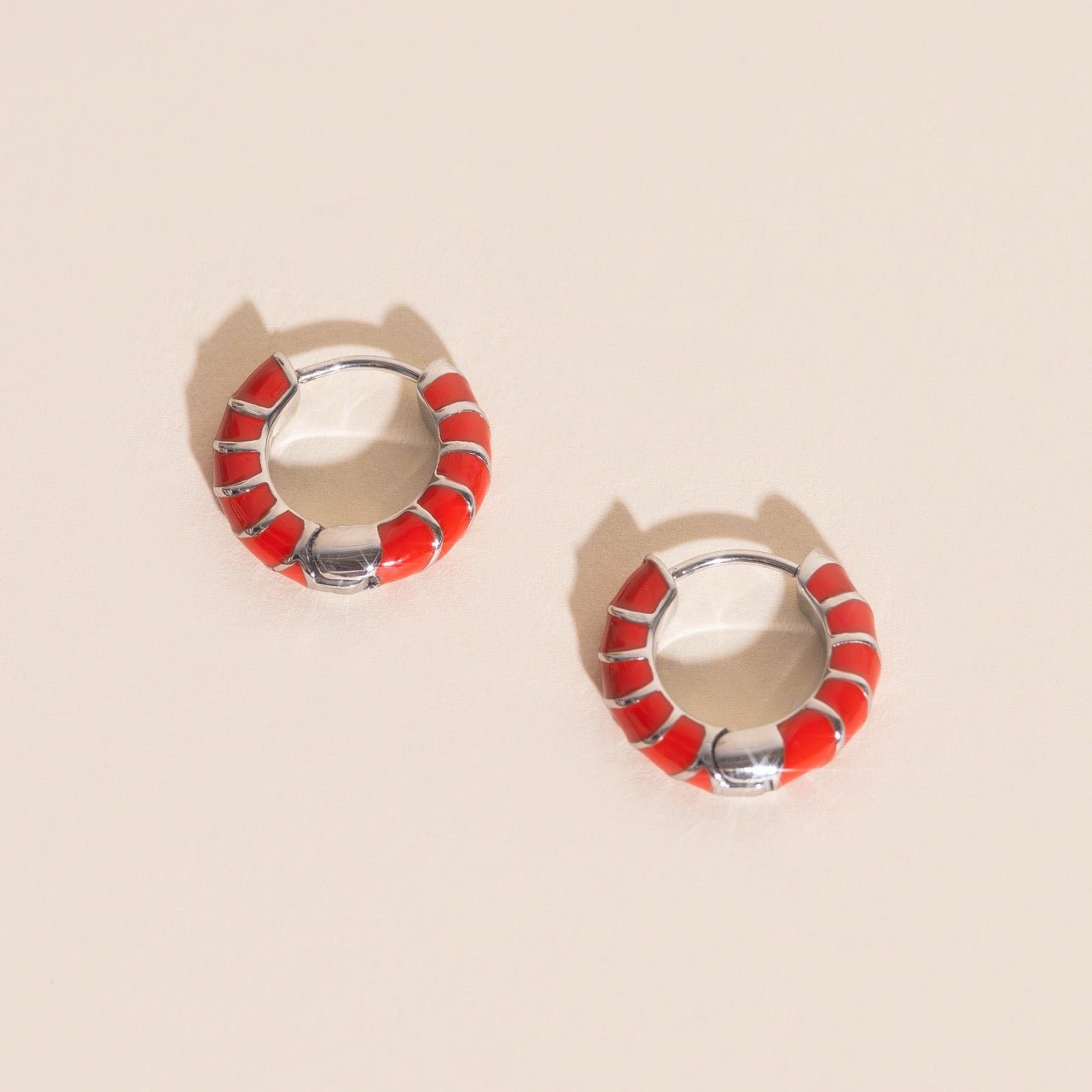 Color Chunky Rounded Huggie Hoop Earrings Earrings La Vie Bien Color Chunky Rounded Huggie Hoop Earrings