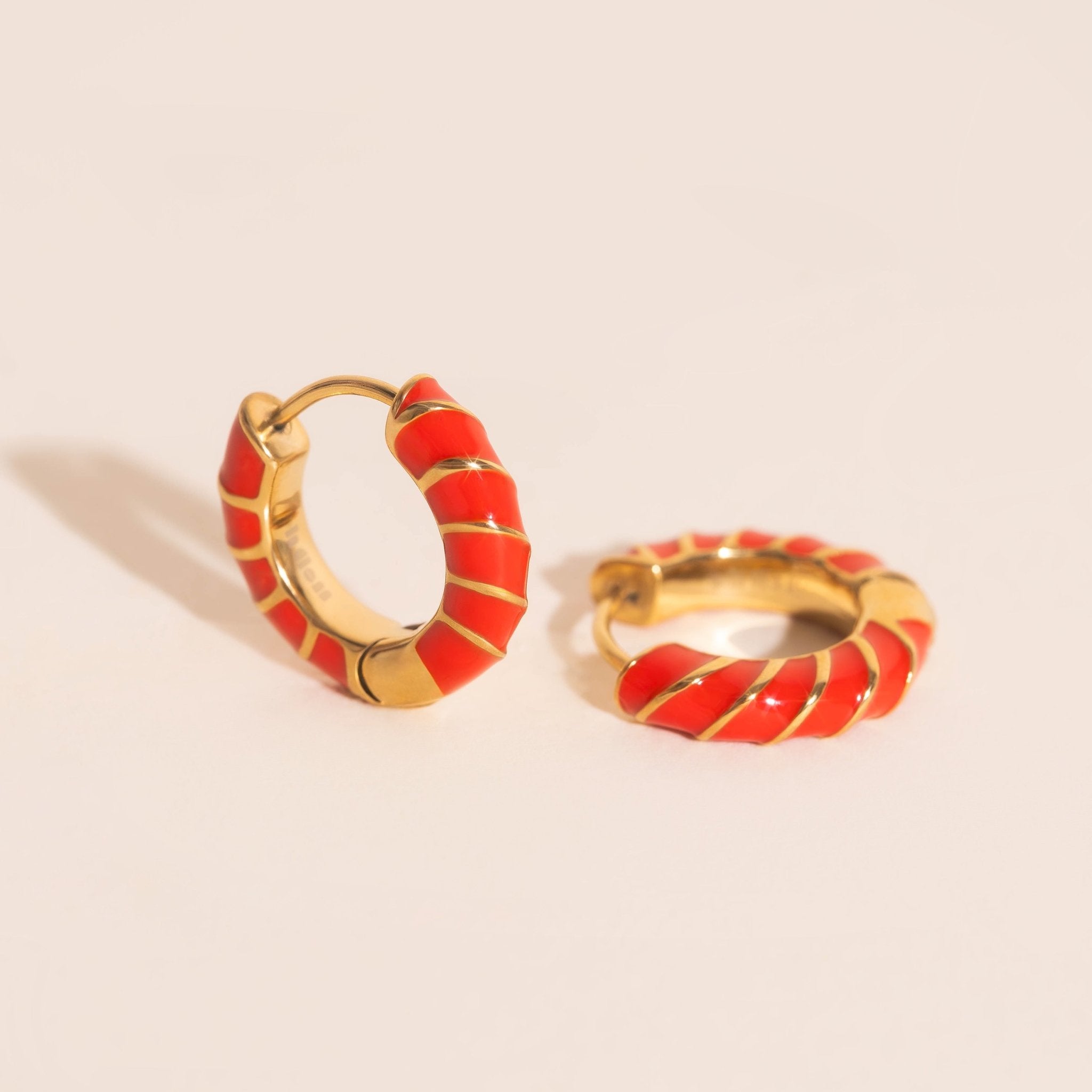 Color Chunky Rounded Huggie Hoop Earrings Earrings La Vie Bien Color Chunky Rounded Huggie Hoop Earrings