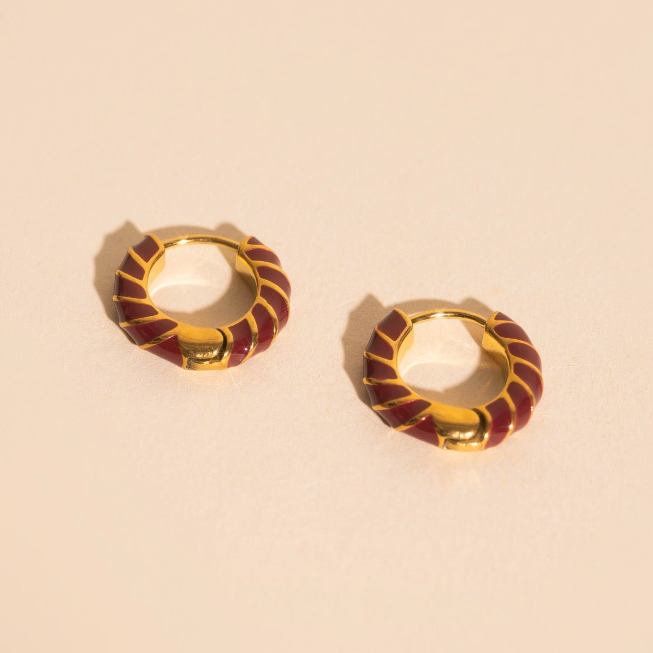 Color Chunky Rounded Huggie Hoop Earrings Earrings La Vie Bien Color Chunky Rounded Huggie Hoop Earrings