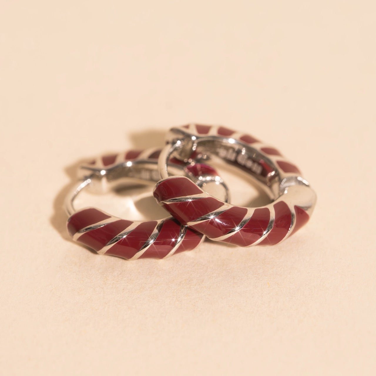 Color Chunky Rounded Huggie Hoop Earrings Earrings La Vie Bien Color Chunky Rounded Huggie Hoop Earrings