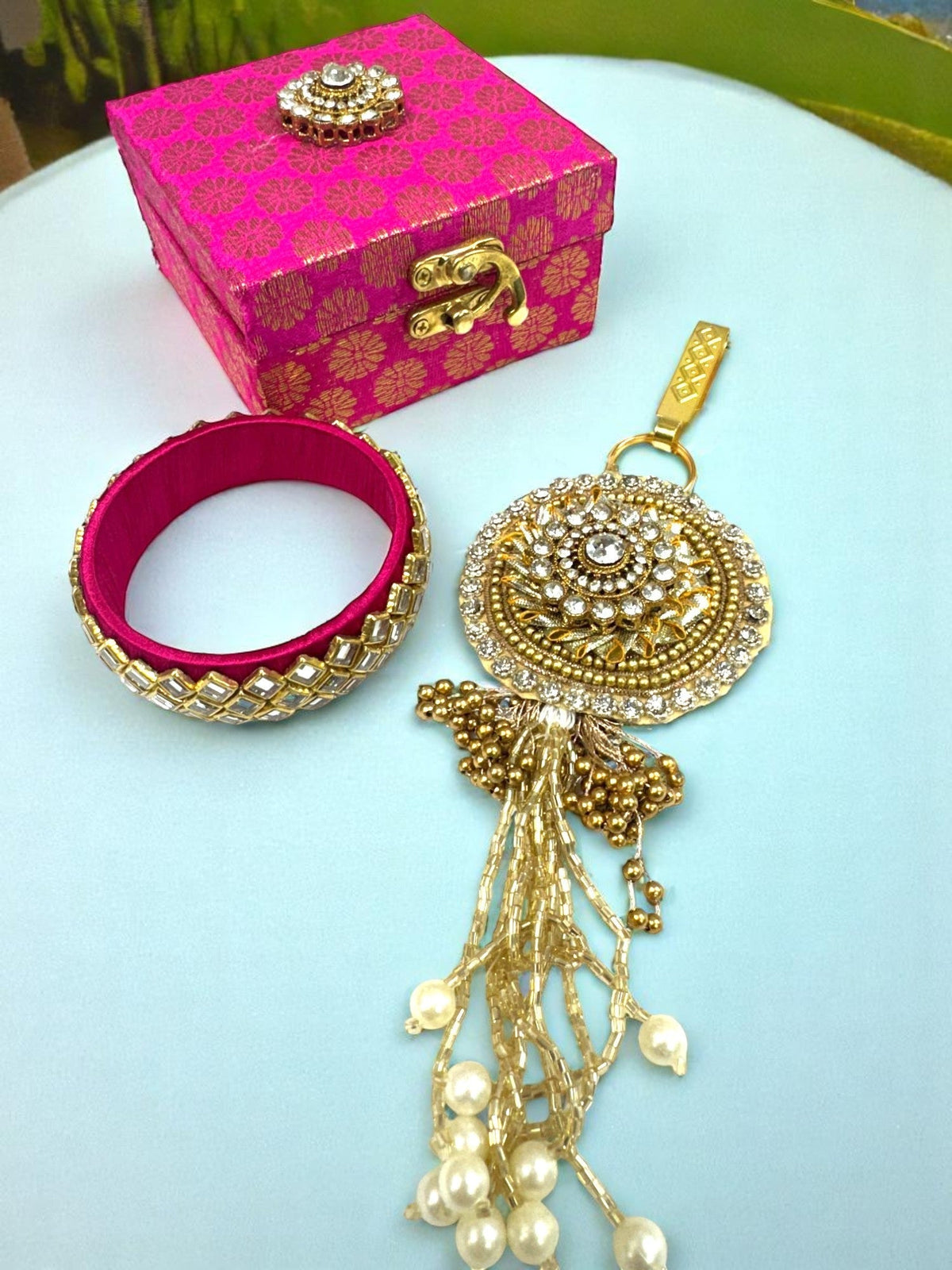Combo of Kundan Bangle & Satka in Gift Box (Assorted) Favors & Return Gifts La Vie Bien Combo of Kundan Bangle & Satka in Gift Box (Assorted)