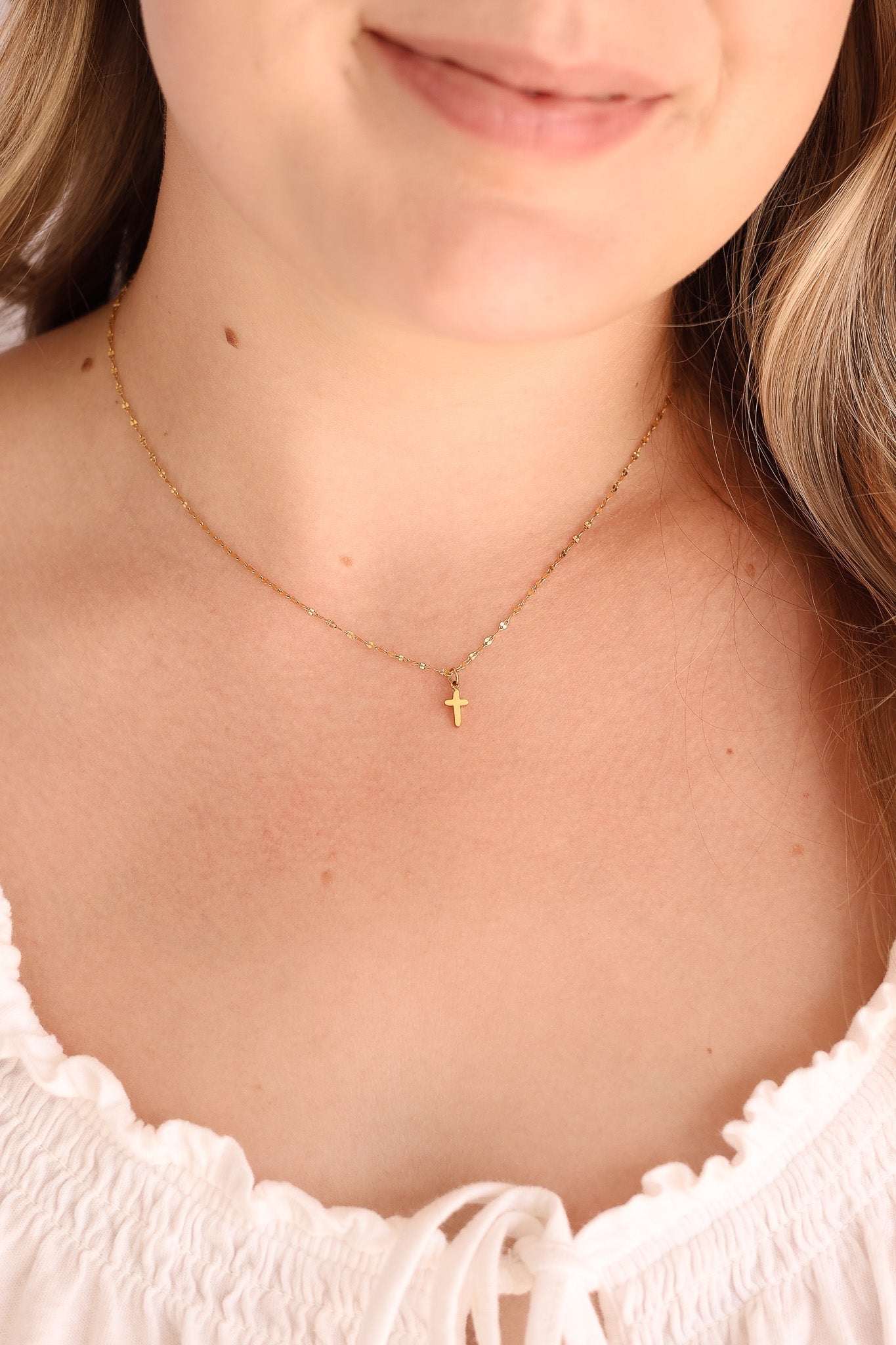 Dainty Cross Necklace Necklace La Vie Bien Dainty Cross Necklace