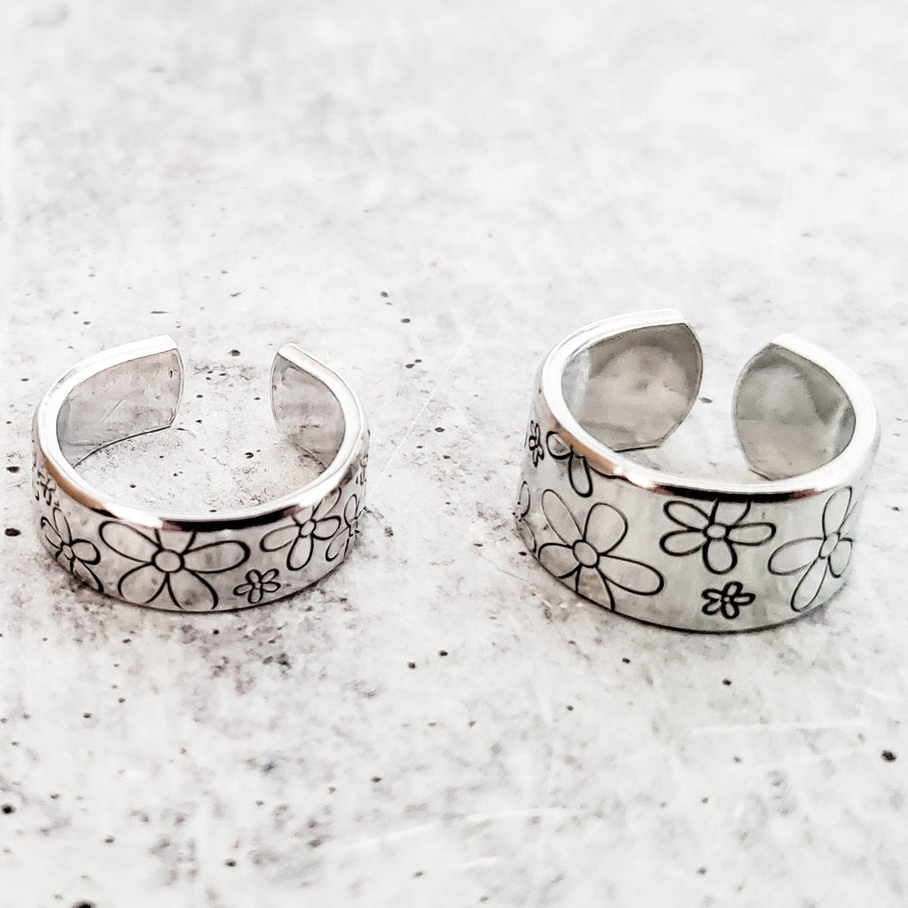 Daisy Flower Ring – Hand Stamped Sterling Silver or Gold Filled Open Band Finger Rings La Vie Bien Daisy Flower Ring – Hand Stamped Sterling Silver or Gold Filled Open Band