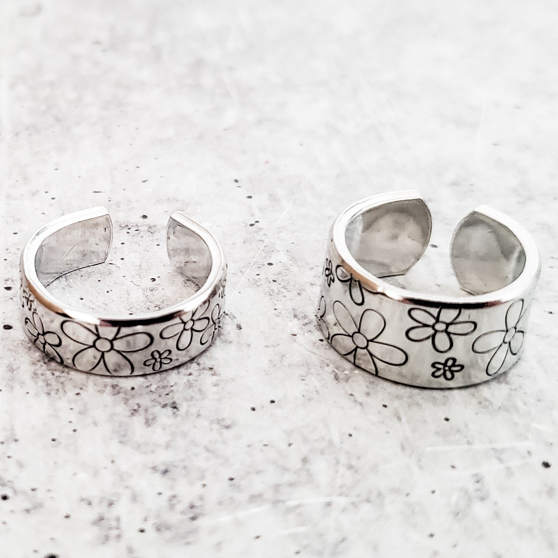 Daisy Flower Ring – Hand Stamped Sterling Silver or Gold Filled Open Band Finger Rings La Vie Bien Daisy Flower Ring – Hand Stamped Sterling Silver or Gold Filled Open Band