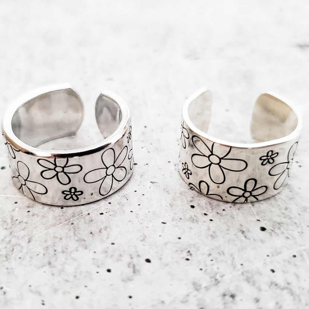 Daisy Flower Ring – Hand Stamped Sterling Silver or Gold Filled Open Band Finger Rings La Vie Bien Daisy Flower Ring – Hand Stamped Sterling Silver or Gold Filled Open Band