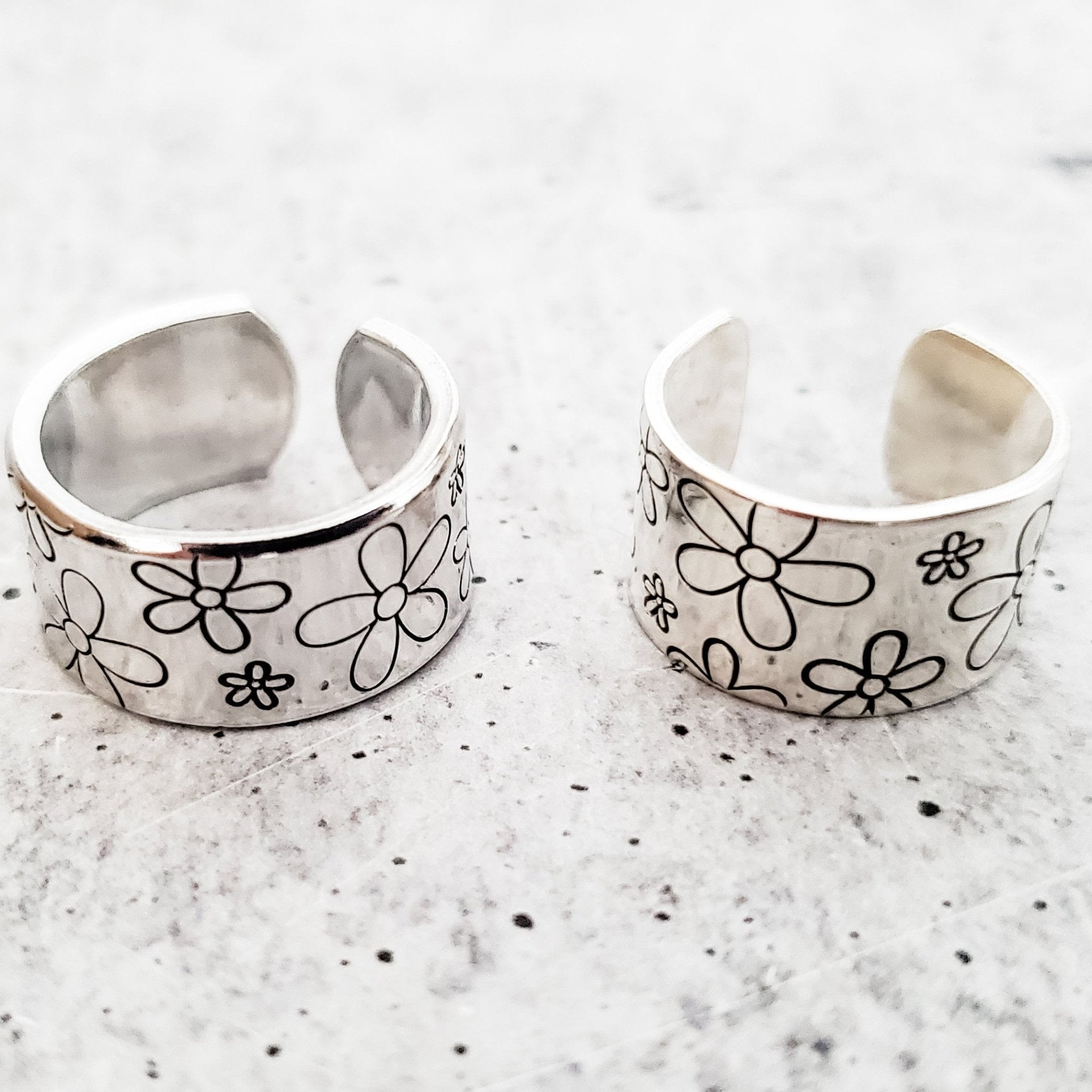Daisy Flower Ring – Hand Stamped Sterling Silver or Gold Filled Open Band Finger Rings La Vie Bien Daisy Flower Ring – Hand Stamped Sterling Silver or Gold Filled Open Band