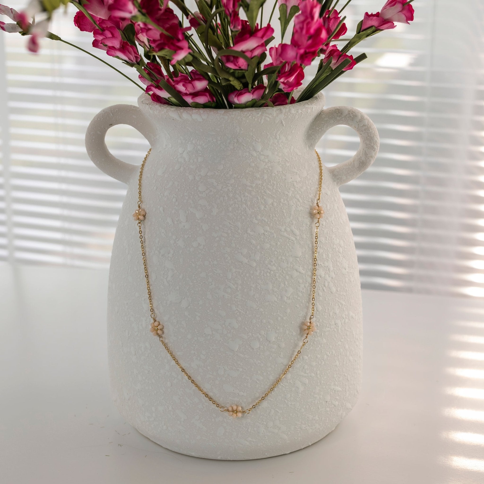Daisy gold necklace Necklaces La Vie Bien Daisy gold necklace