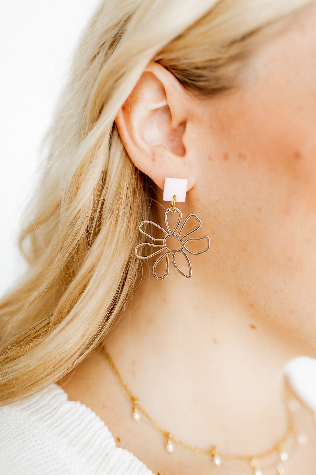 Daisy Statement Earrings - Pink