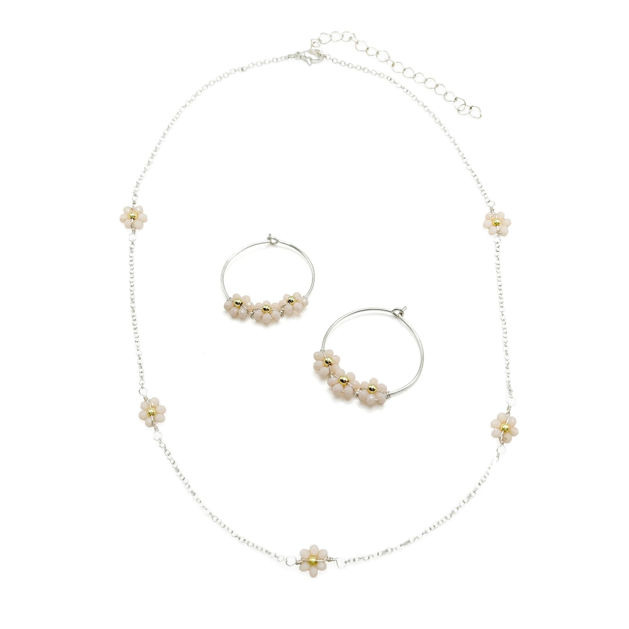 Daisy silver necklace