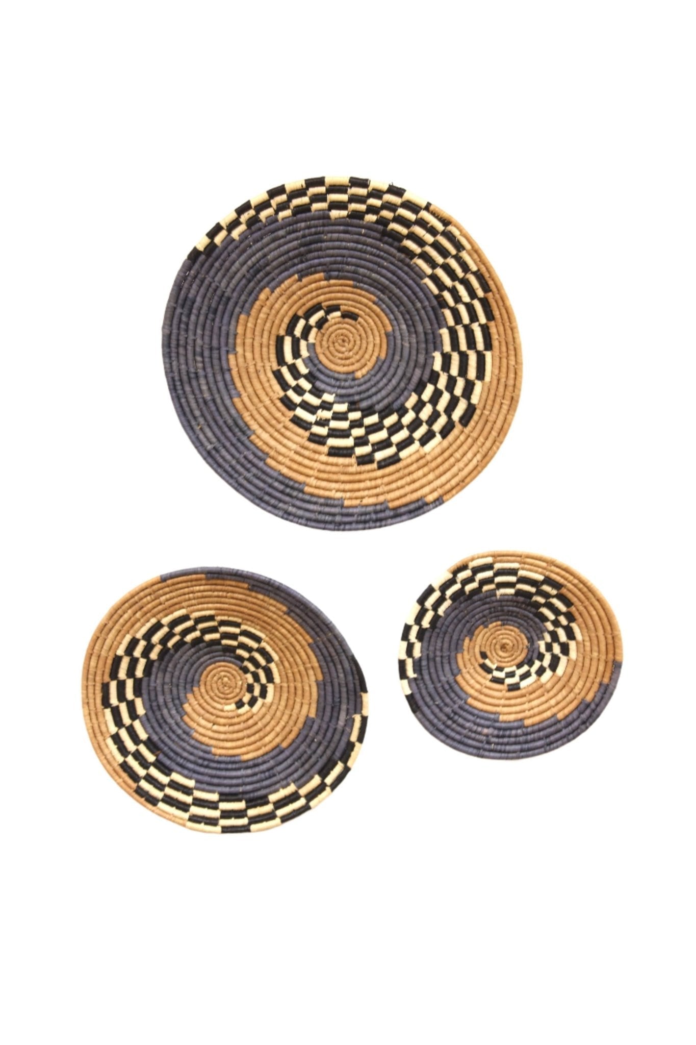 Dakarai Raffia Straw Wall Decor Display Basket Tray Sets La Vie Bien Dakarai Raffia Straw Wall Decor Display Basket Tray Sets