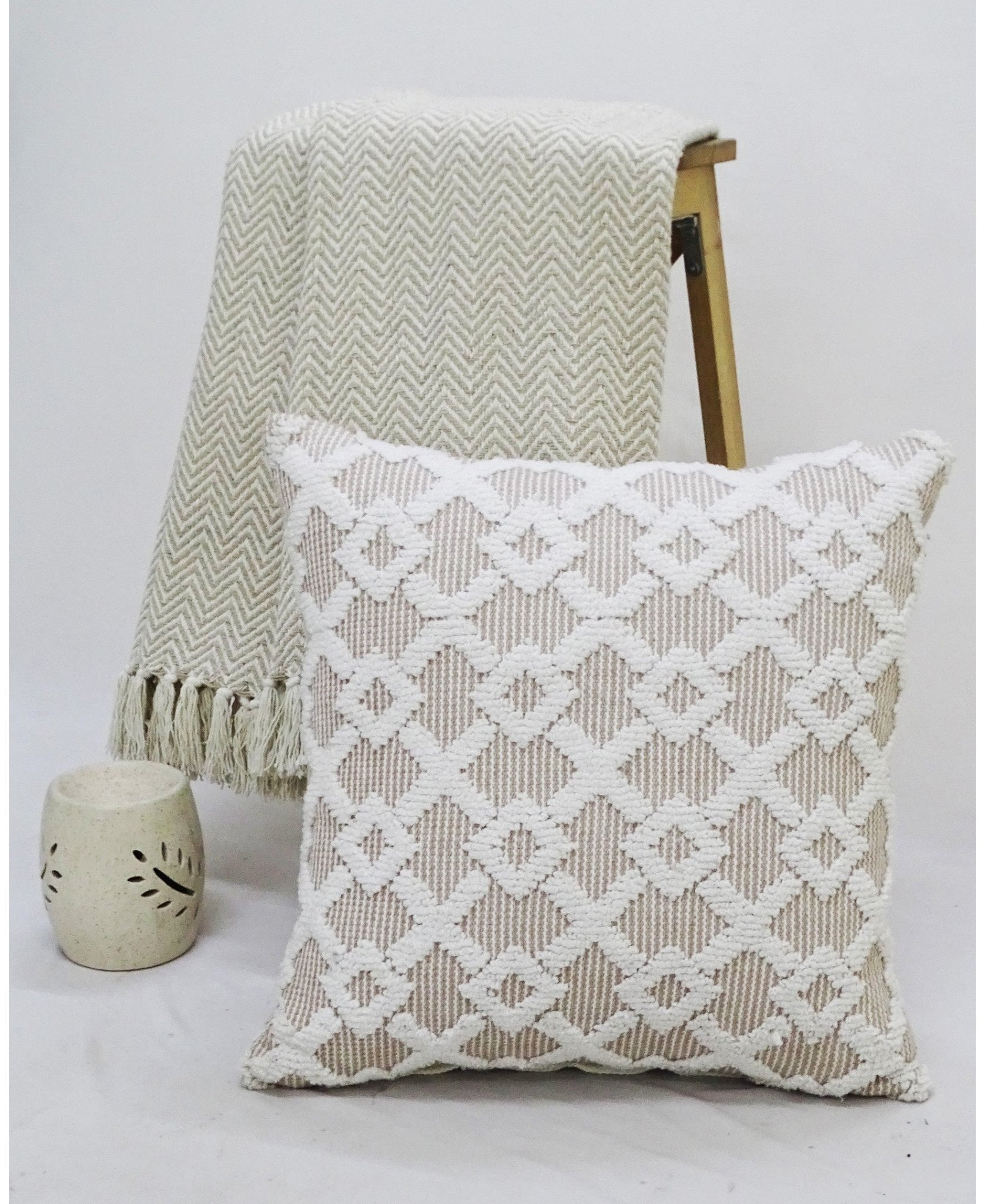 Decorative Beige Accent Throw Pillow 20"x20" Home Furnishings La Vie Bien Decorative Beige Accent Throw Pillow 20"x20"