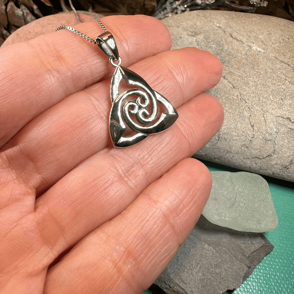 Devonna Trinity Knot Necklace Pendant La Vie Bien Devonna Trinity Knot Necklace