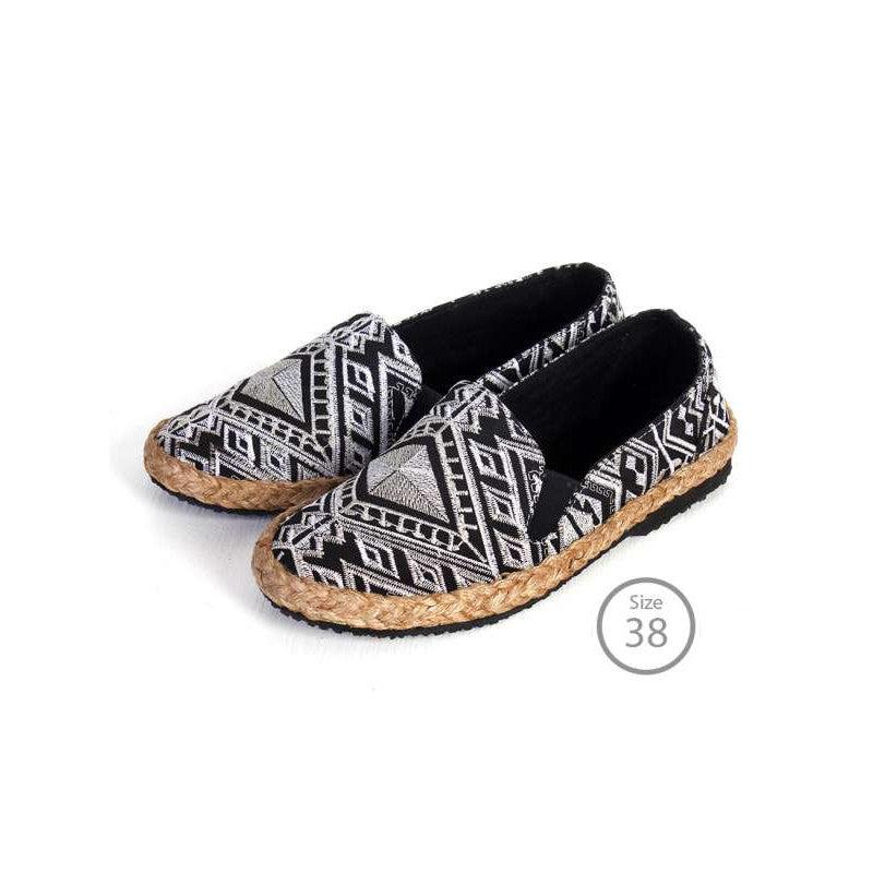 Diamond Hmong Fabric Artisanal Slip On Shoes - Thailand La Vie Bien Diamond Hmong Fabric Artisanal Slip On Shoes - Thailand