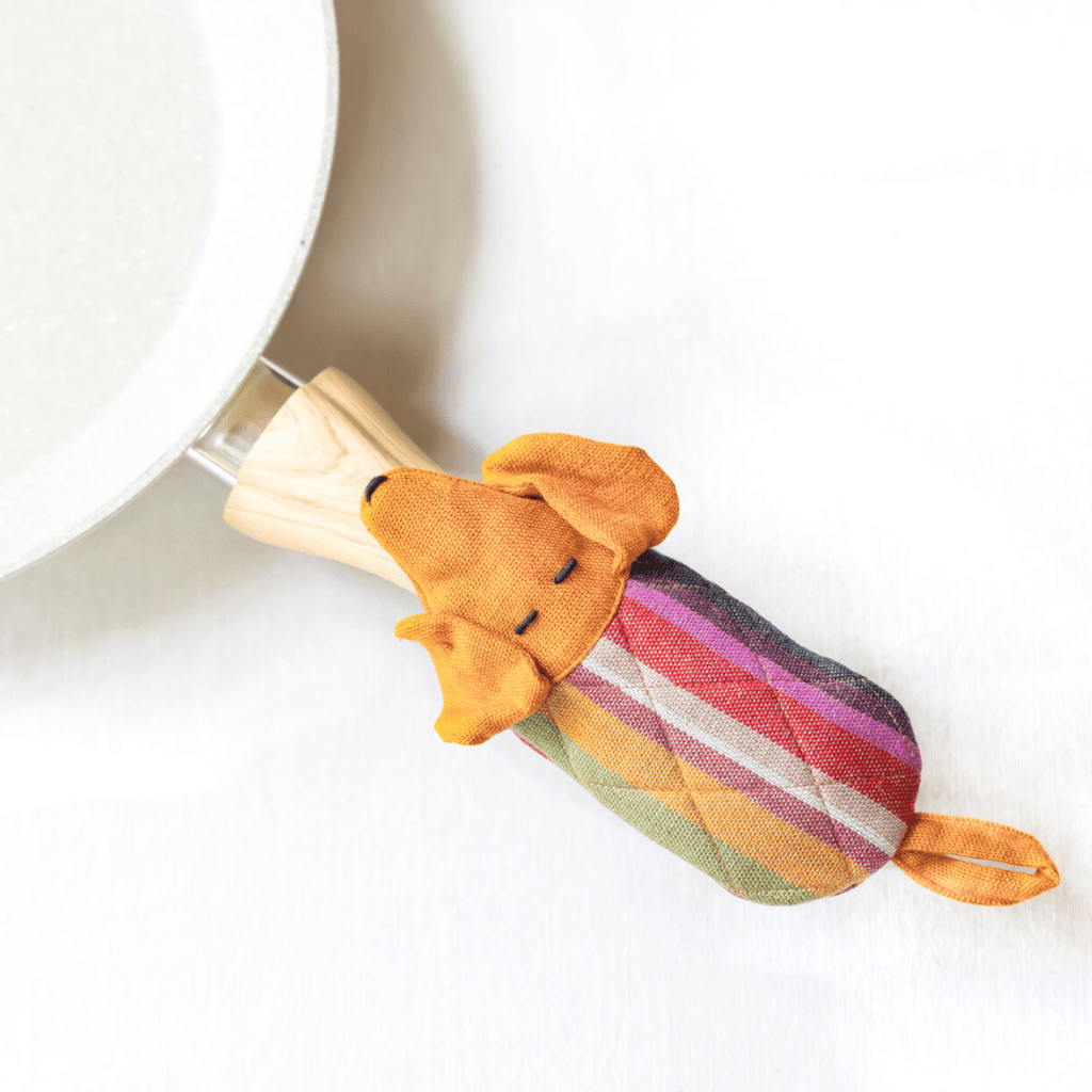 Dog Skillet Handle Holder Kitchen - Linens La Vie Bien Dog Skillet Handle Holder