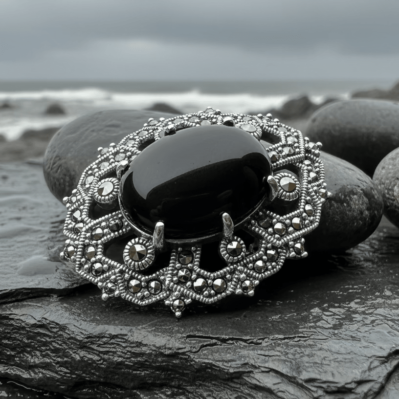 Dorcia Celtic Knot Brooch in Sterling Silver Brooch La Vie Bien Dorcia Celtic Knot Brooch in Sterling Silver