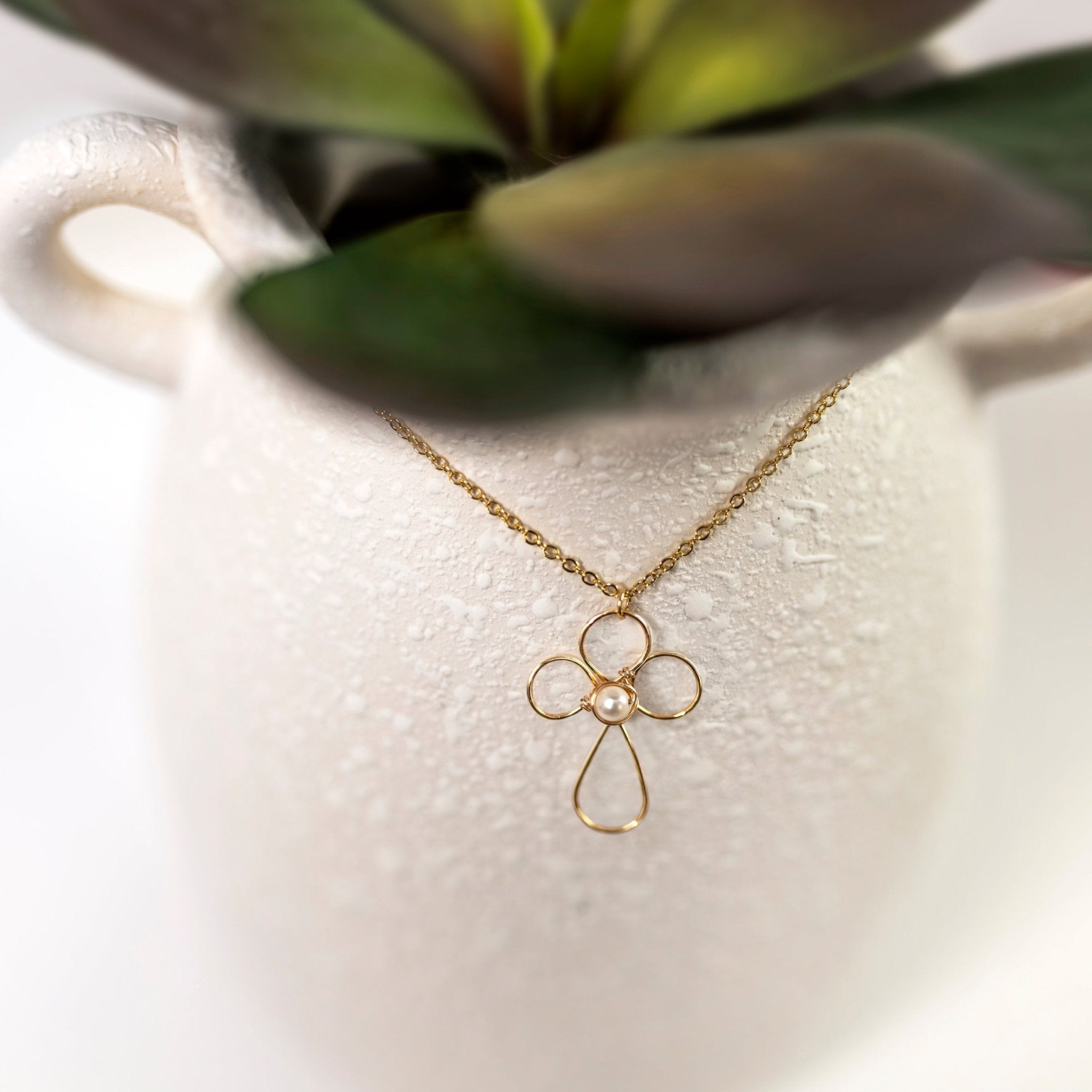 Dove necklace Necklaces La Vie Bien Dove necklace